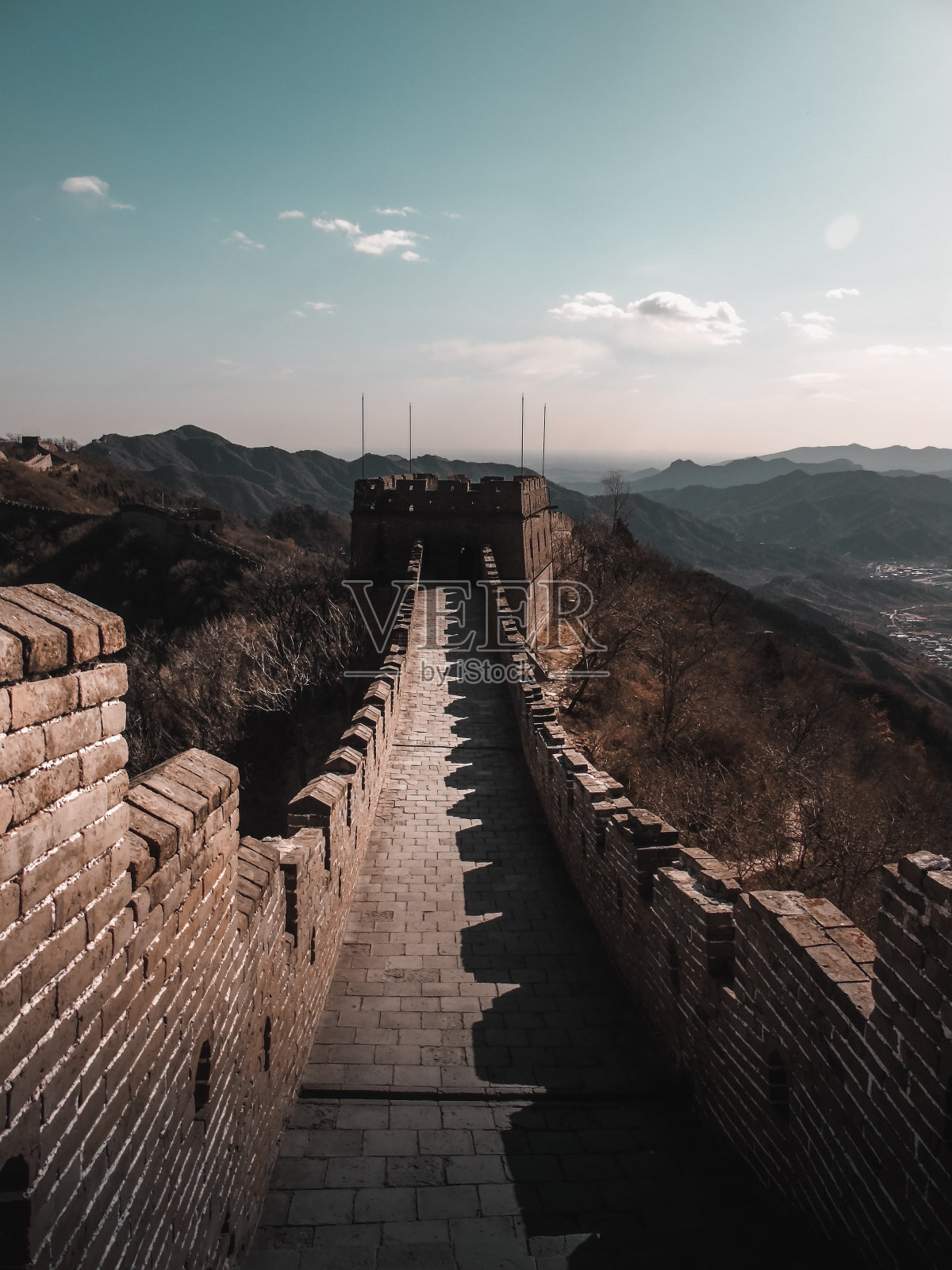 中国的长城在冬季登上了中国的山巅——世界新七大奇迹照片摄影图片