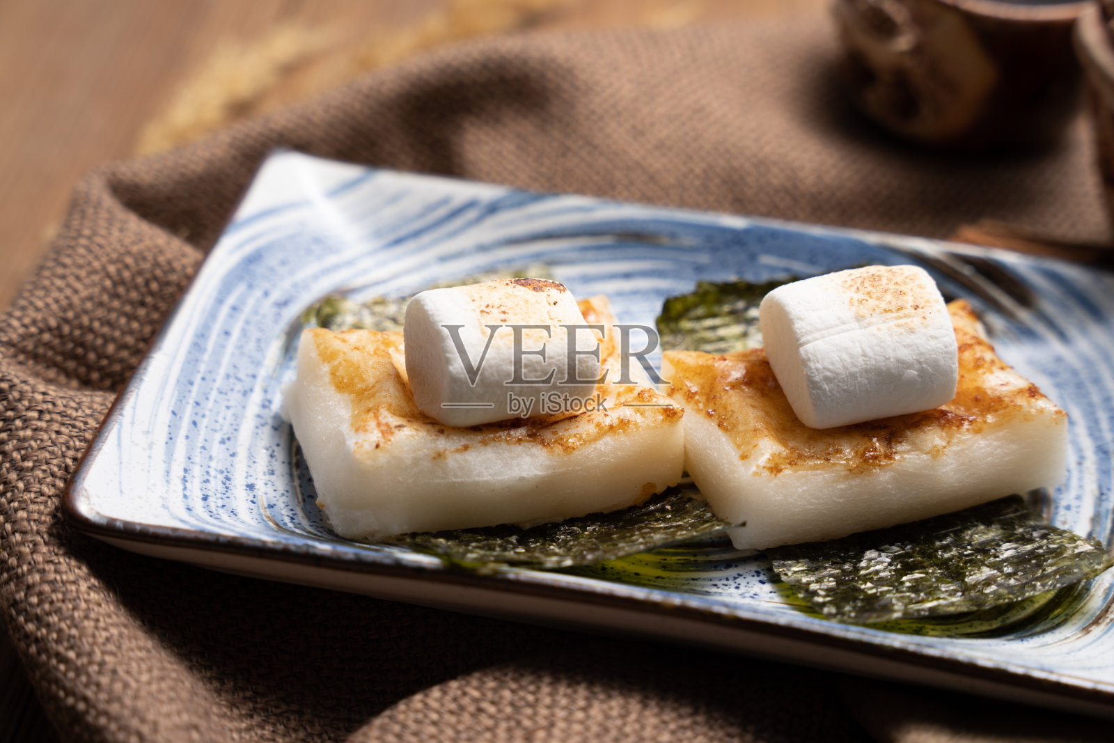 烤棉花糖年糕照片摄影图片