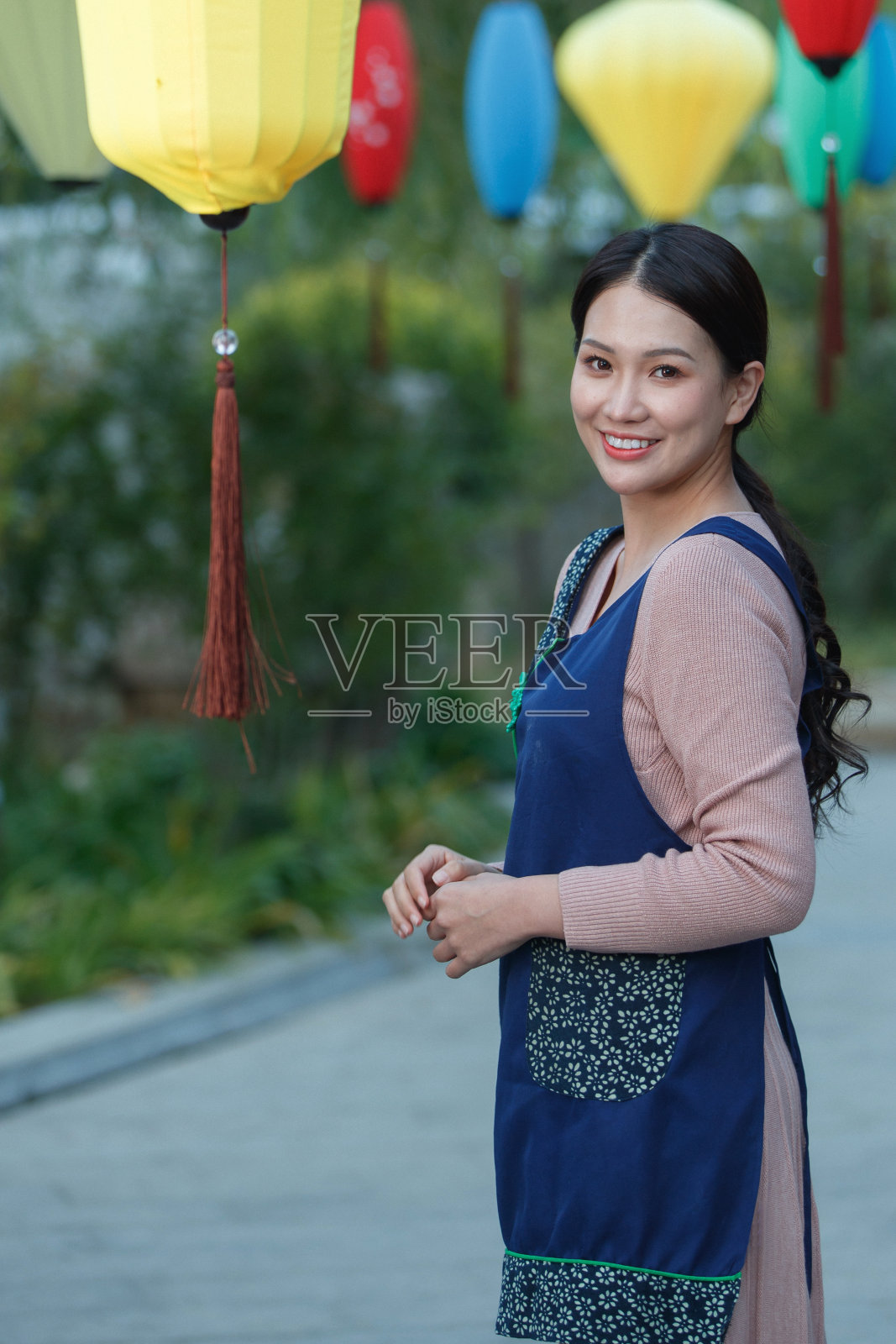 漂亮的服务员照片摄影图片