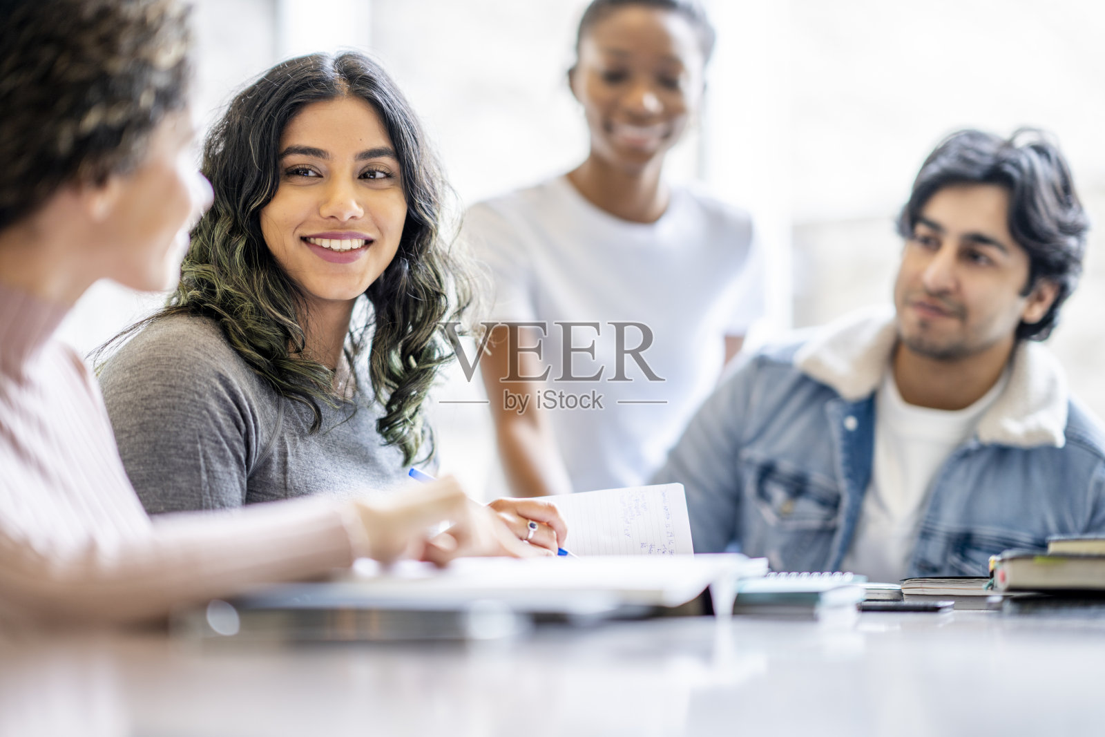 大学团队项目照片摄影图片