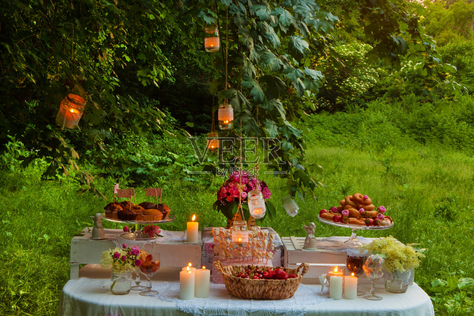 森林婚礼装饰照片摄影图片