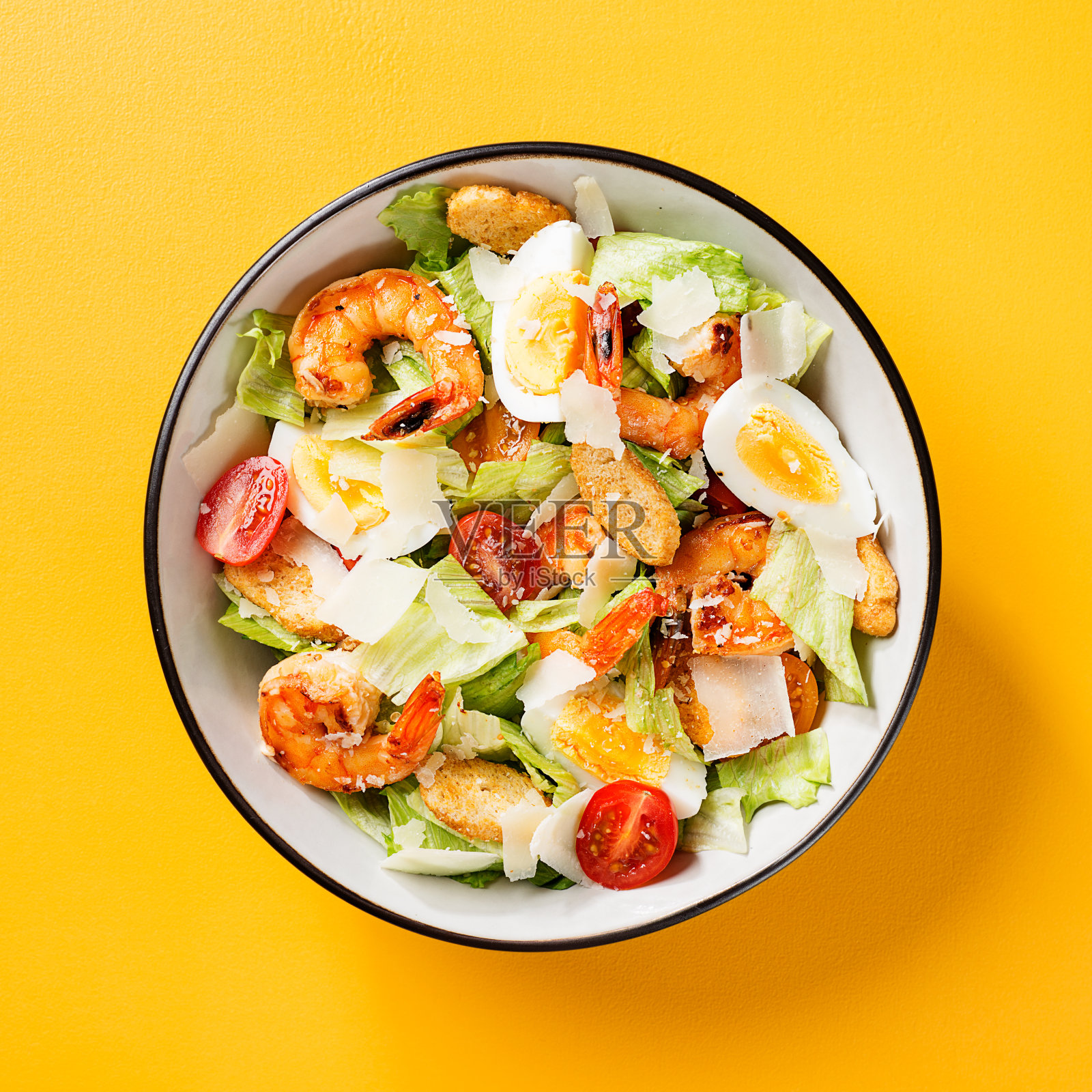 鲜虾凯撒沙拉照片摄影图片