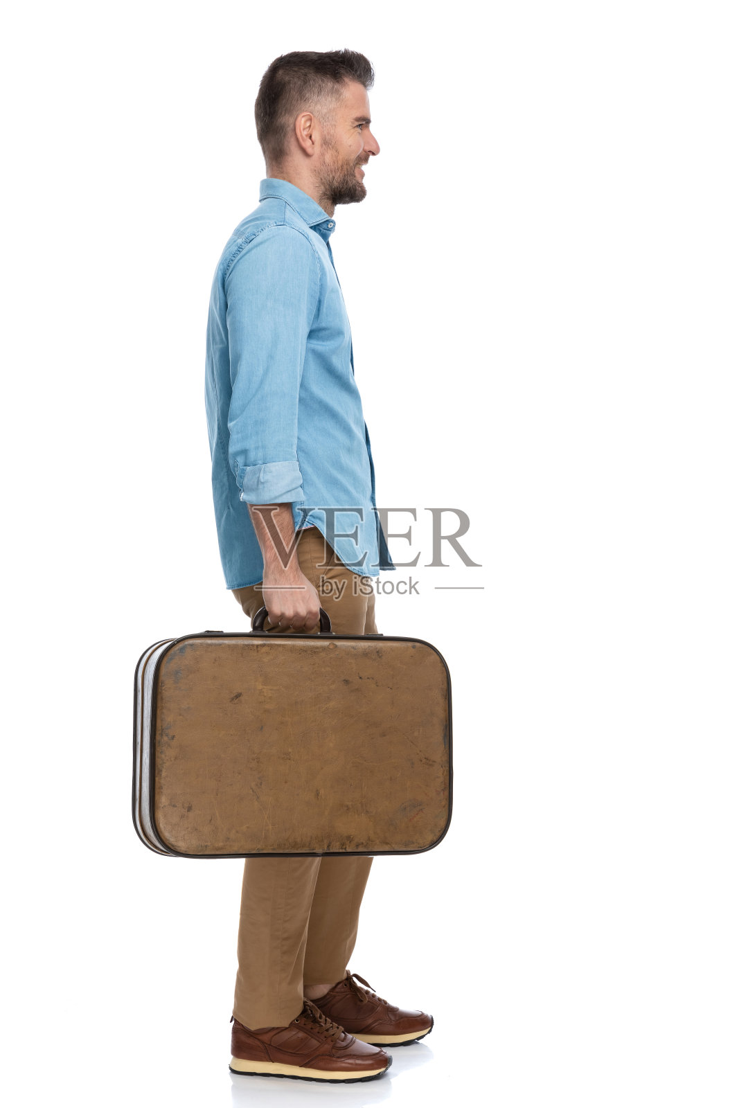 四十多岁的帅哥请了几天假，出城参加会议照片摄影图片