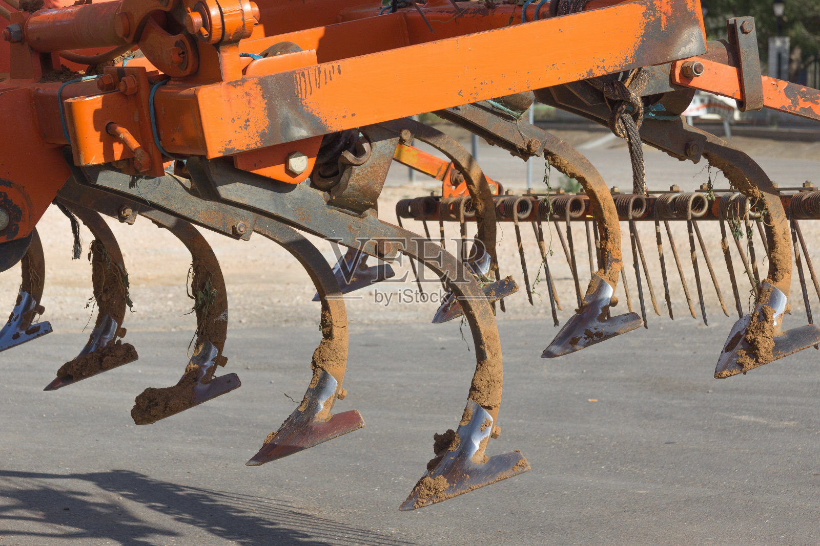 拖拉机犁照片摄影图片