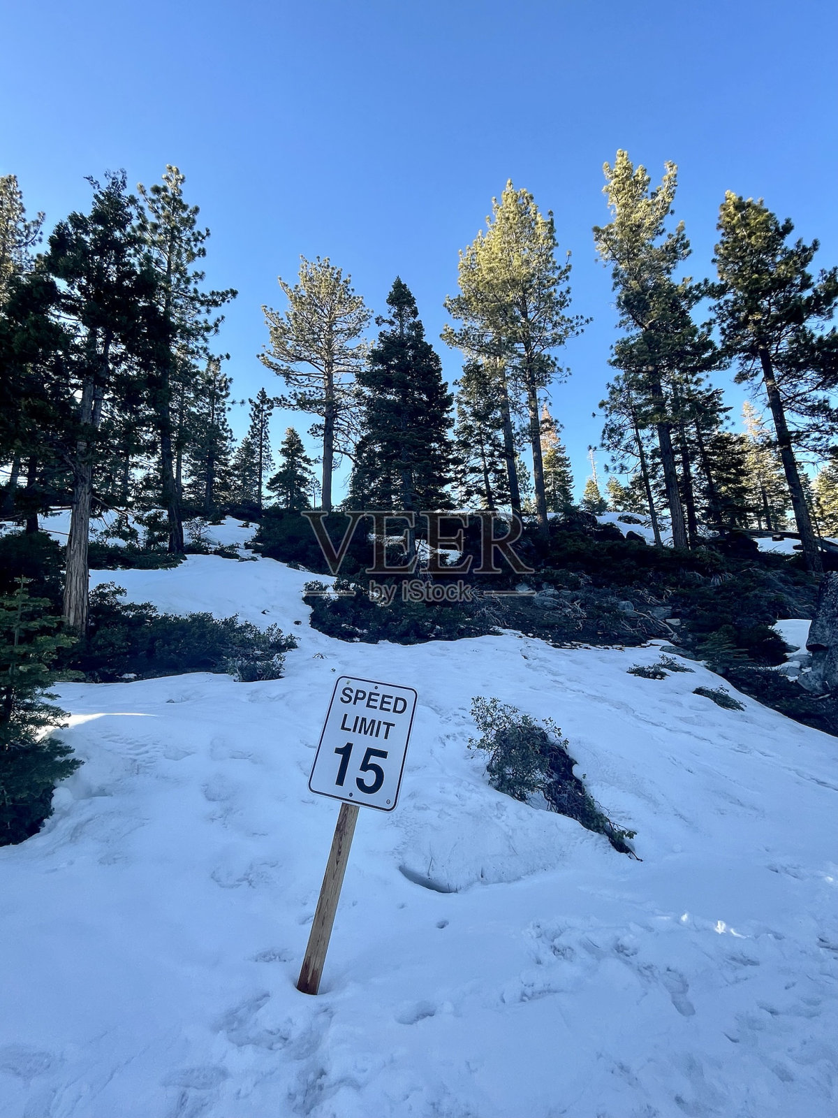 雪走照片摄影图片