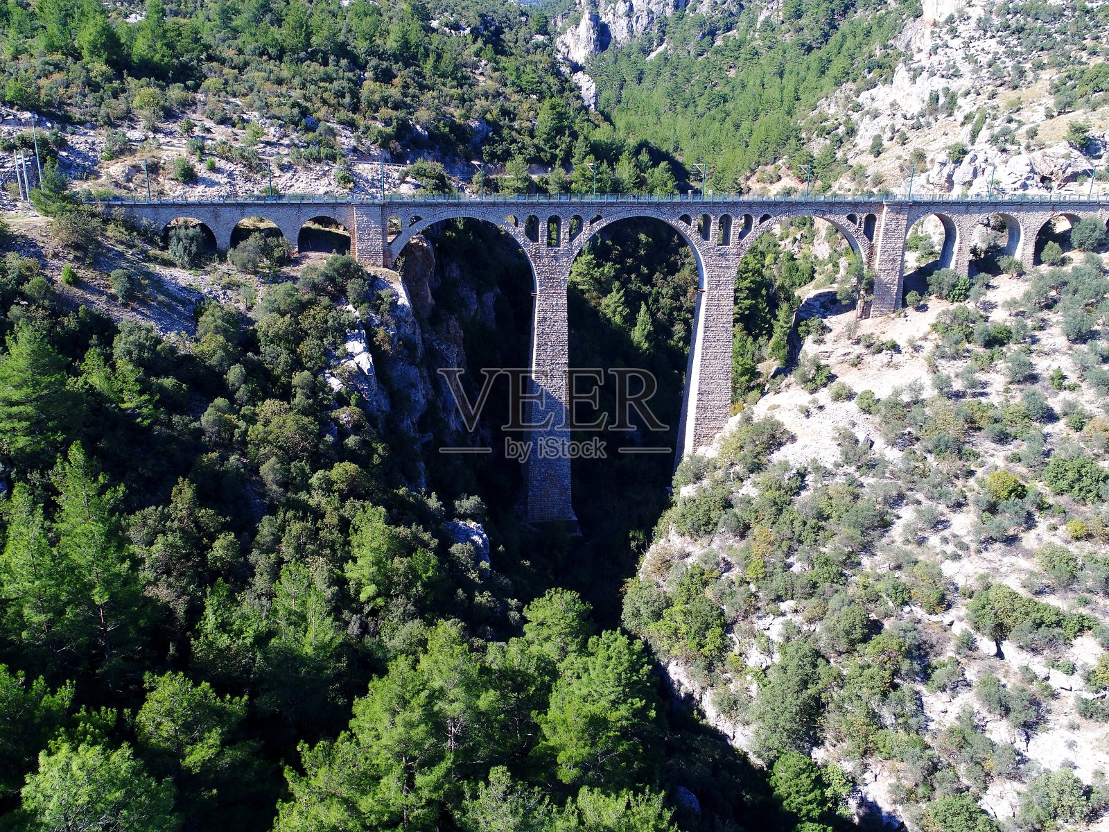 瓦尔达高架桥（瓦尔达桥，阿达纳）照片摄影图片