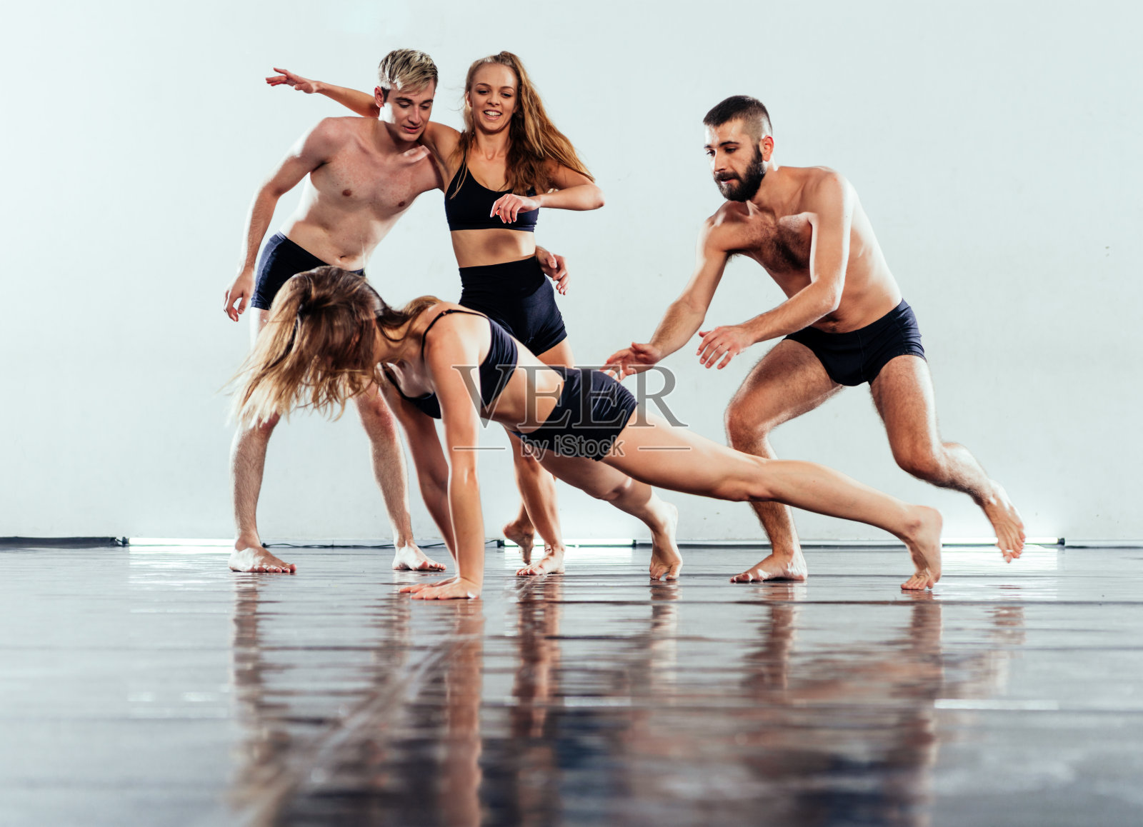 现代风格的舞者照片摄影图片