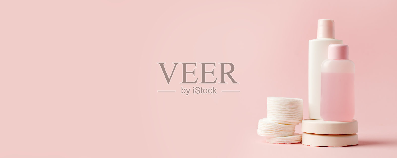 化妆品SPA品牌模拟顶部视图粉红色背景，旗帜为您的brending，美容，护肤，医学概念照片摄影图片