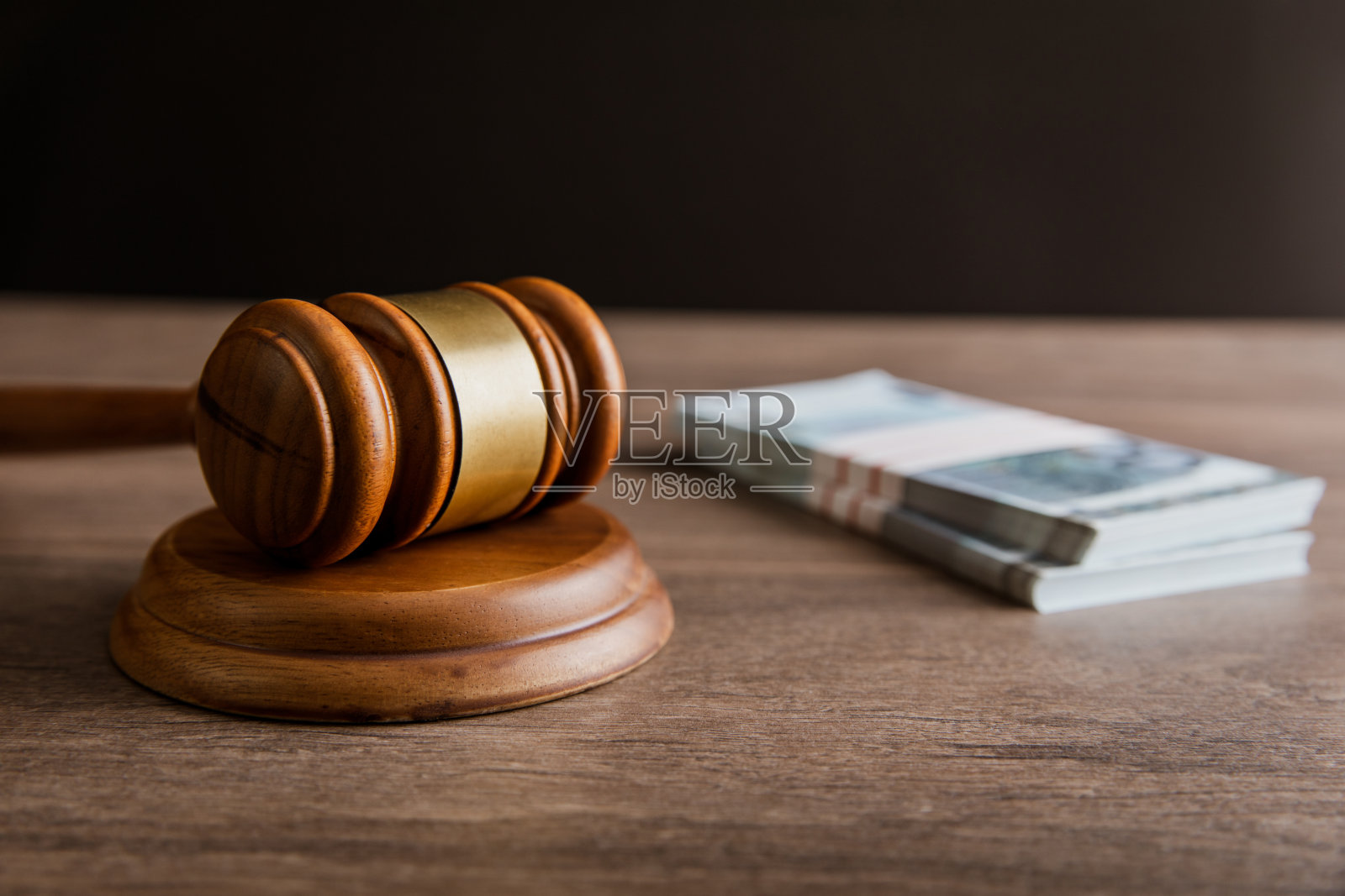 法官和金钱照片摄影图片