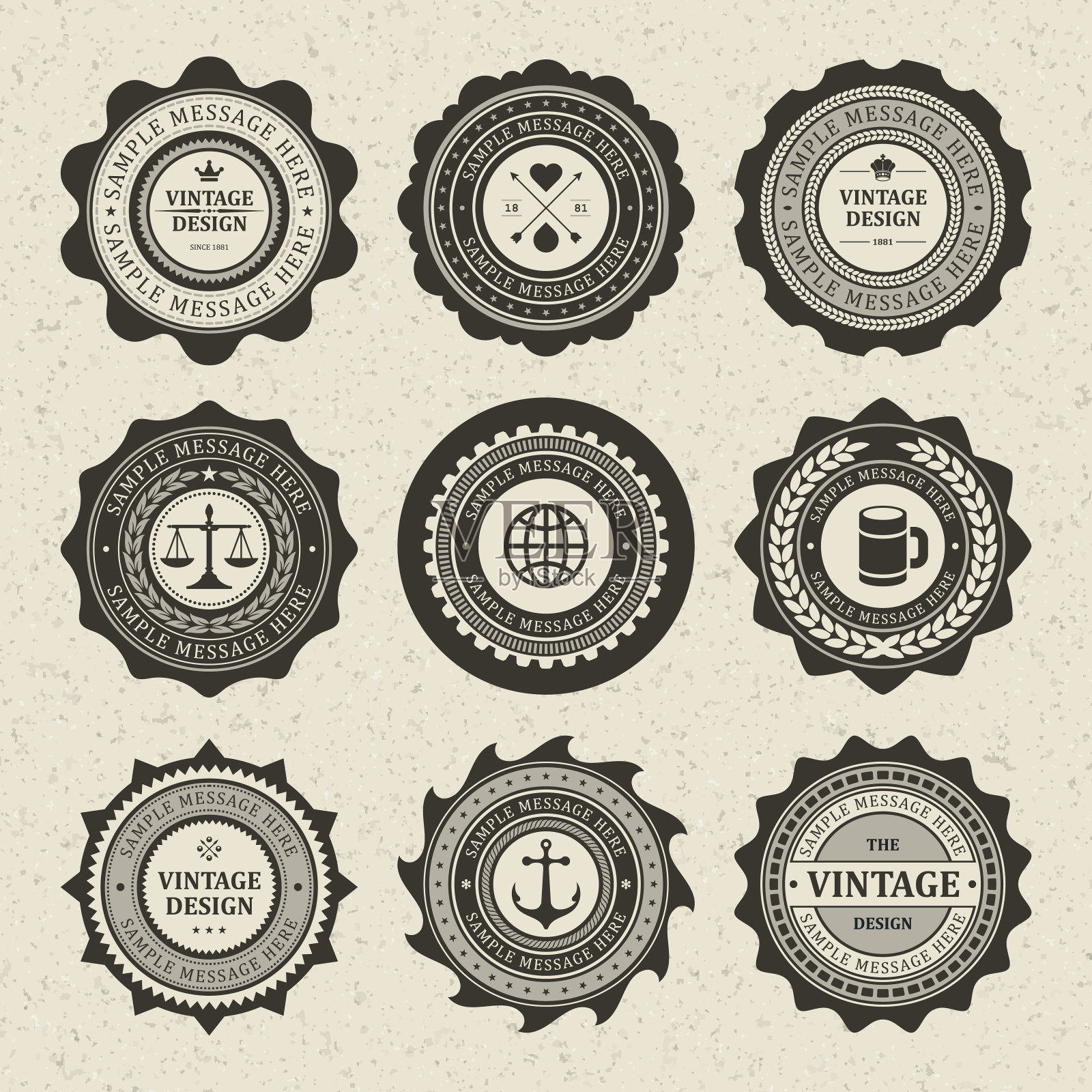 复古的打印矢量贴纸。破旧的尺度符号与交叉箭头装饰和啤酒杯标志。插画图片素材