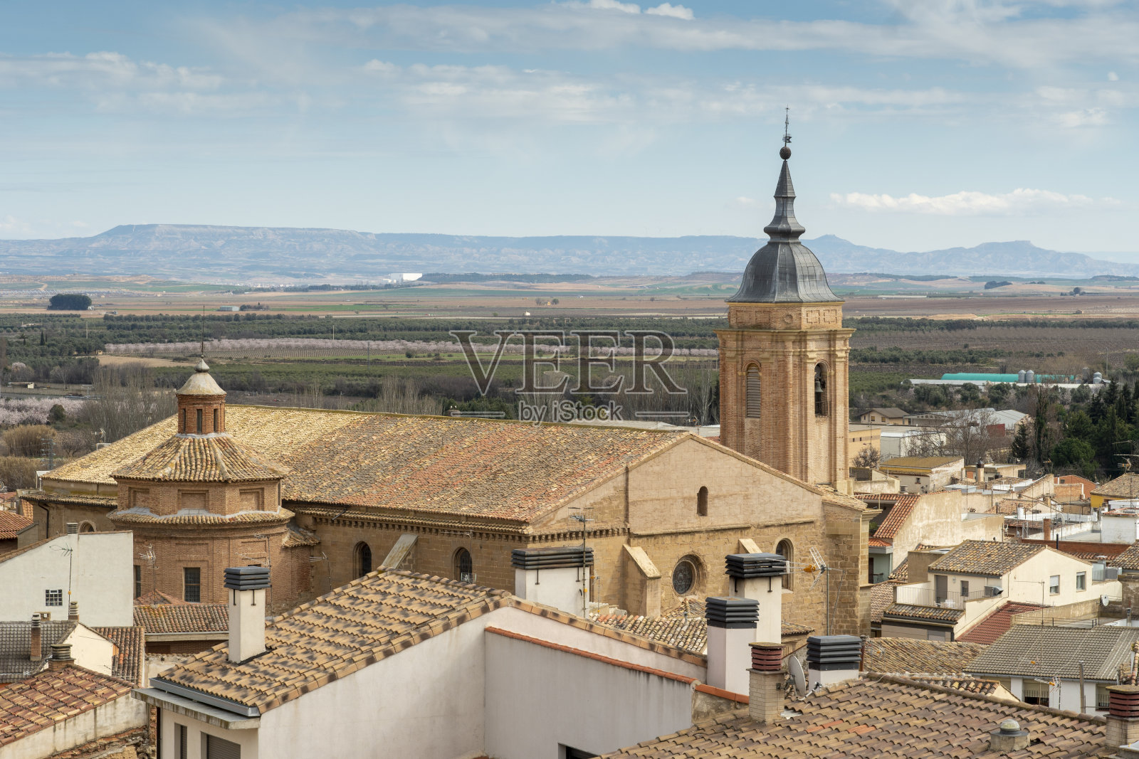 西班牙纳瓦拉的卡斯坎特镇照片摄影图片