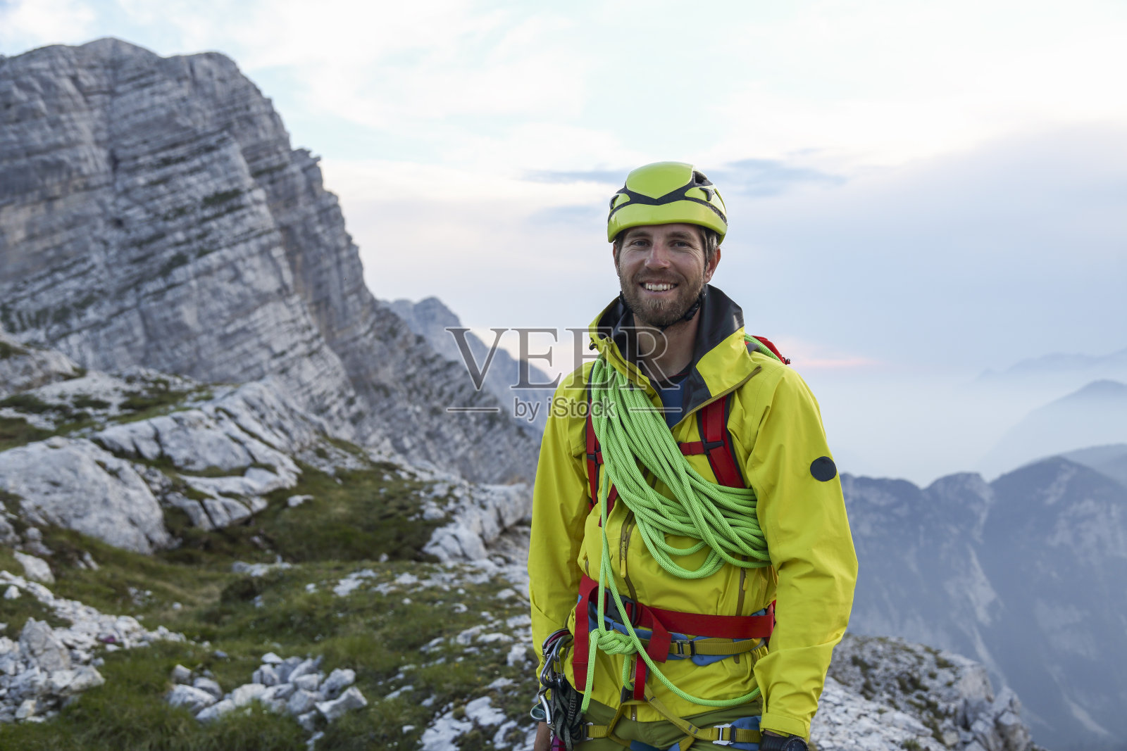 一个登山者的肖像照片摄影图片