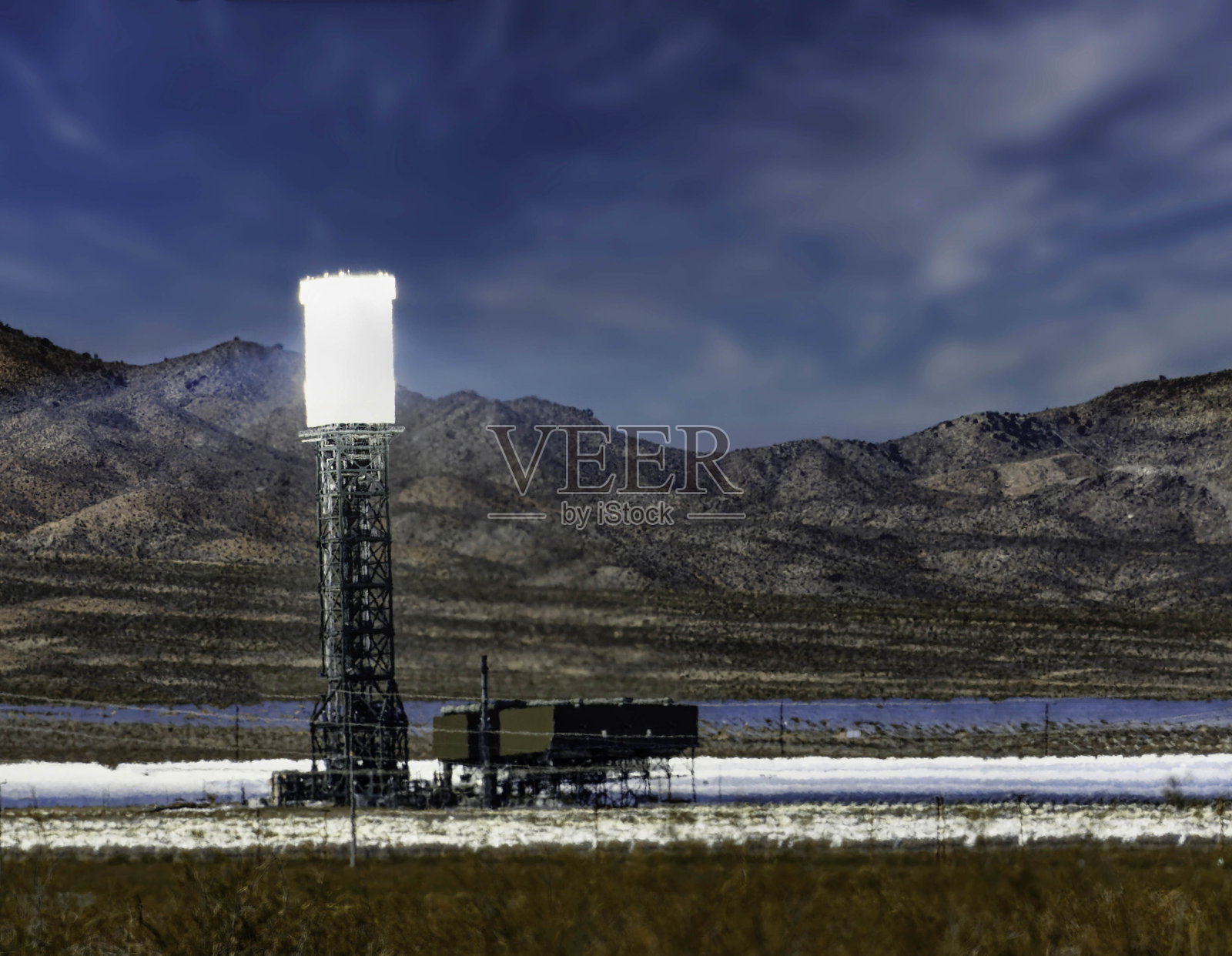 太阳能立方体。照片摄影图片