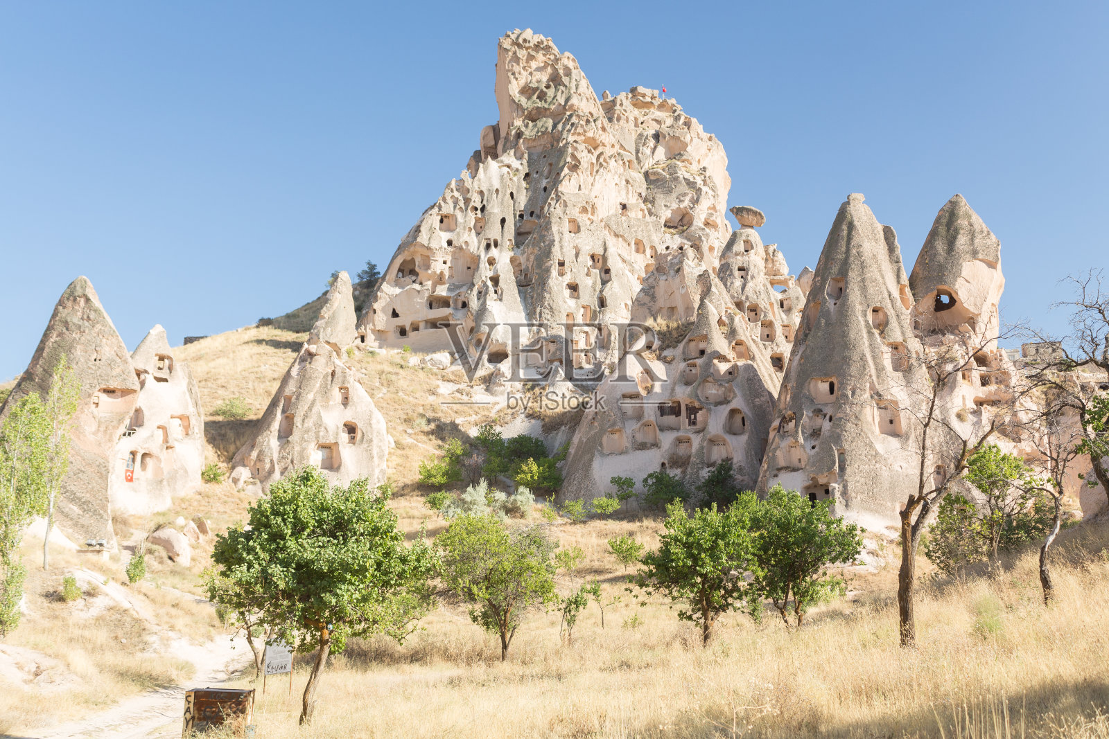 古老的乌奇萨尔定居点的岩层。卡帕多西亚。火鸡照片摄影图片