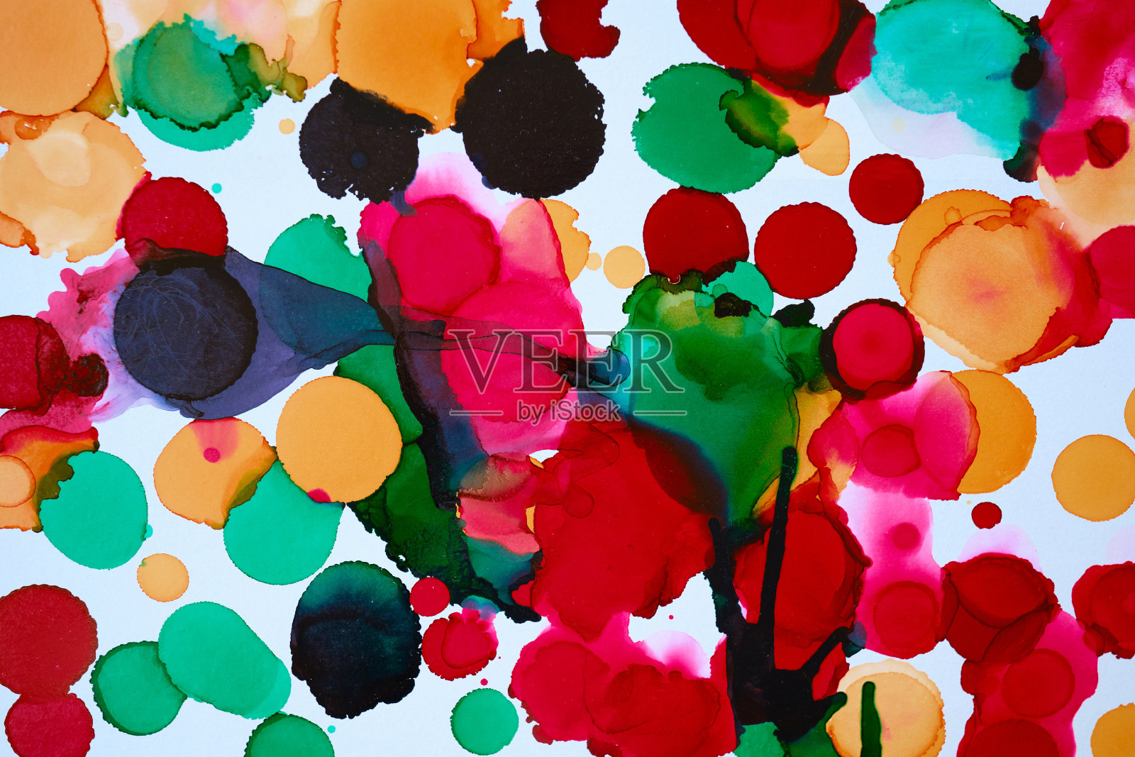 用颜料制成的抽象艺术背景。颜色纹理。迷幻生物形态的艺术。浅色背景上的斑点照片摄影图片