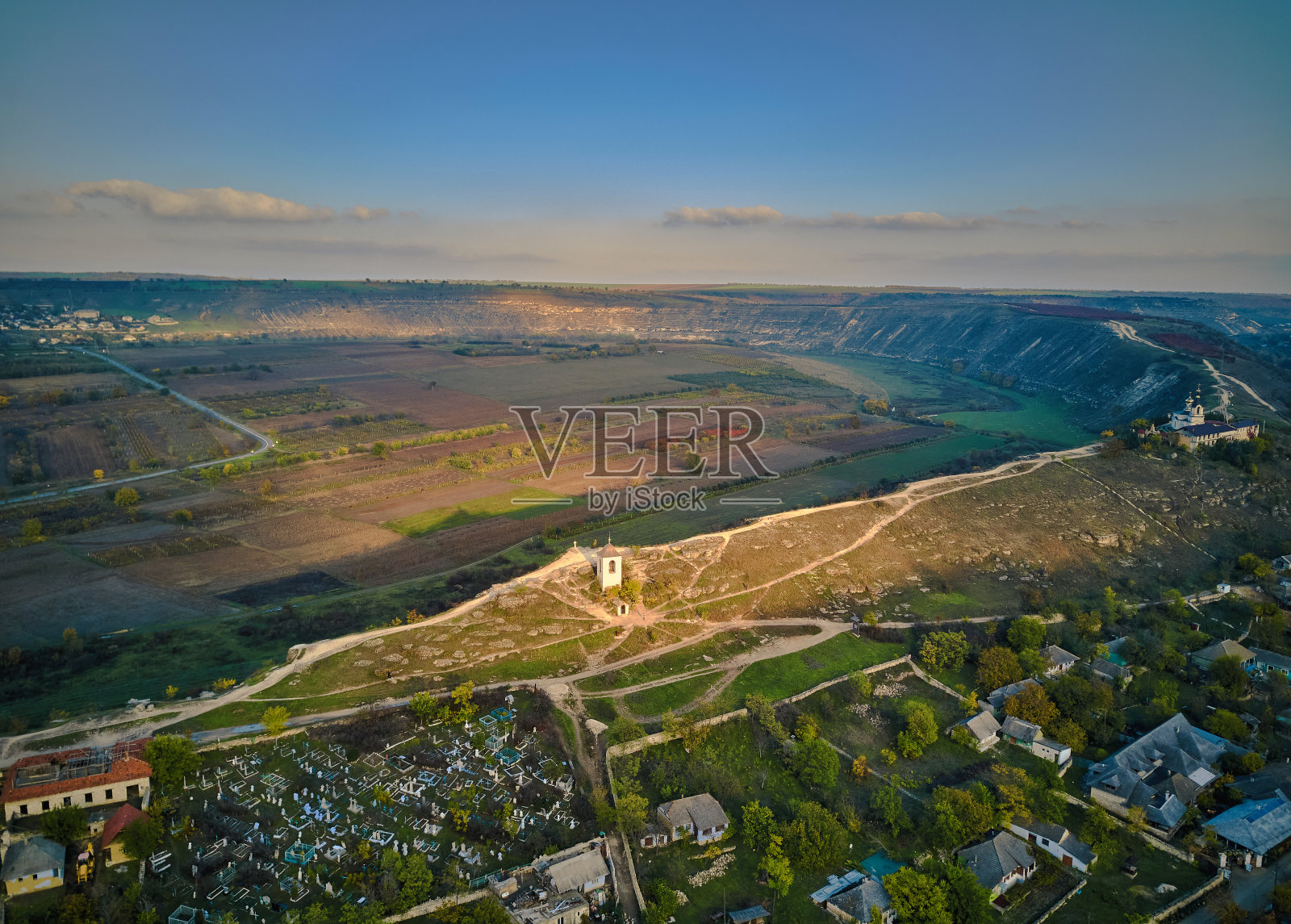 摩尔多瓦共和国的老奥尔黑修道院。鸟瞰图照片摄影图片