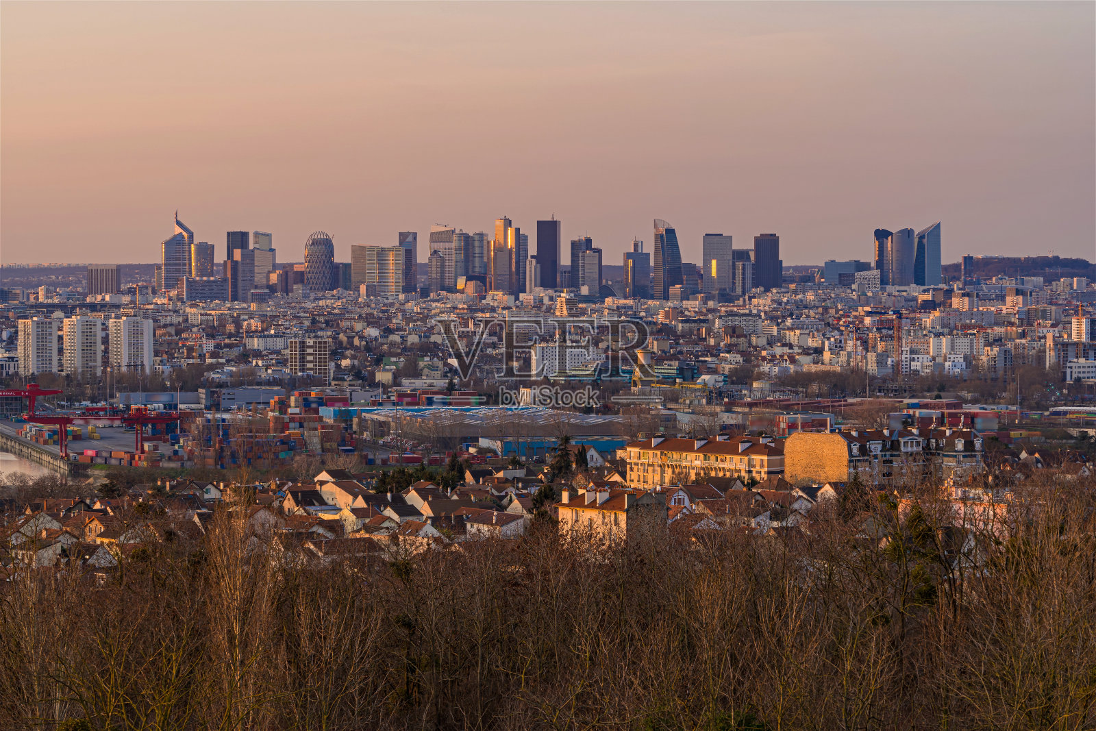巴黎拉德芳斯商业区的日出照片摄影图片