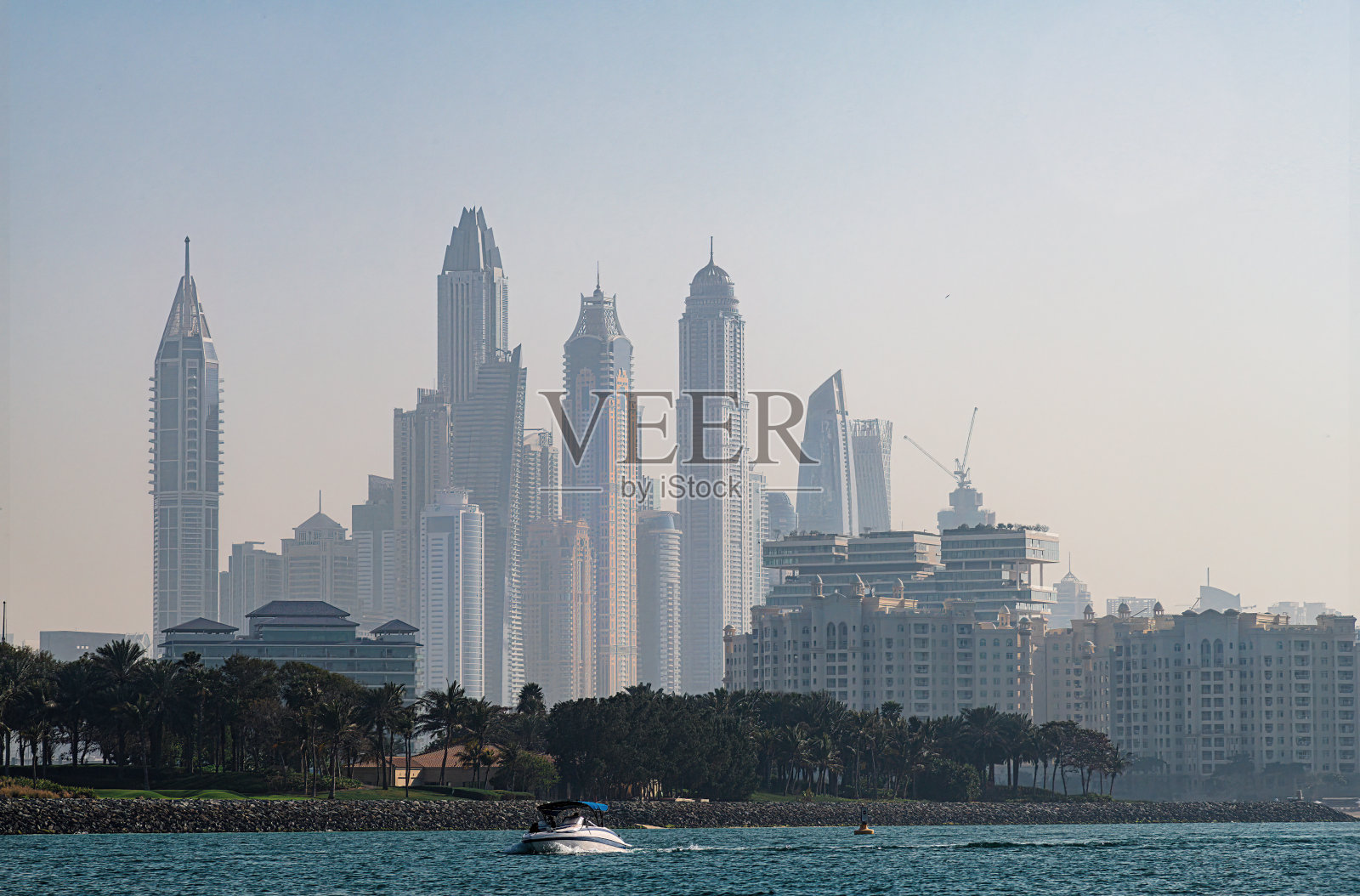 阿联酋迪拜码头和JBR区以及波斯湾金色沙滩景色照片摄影图片