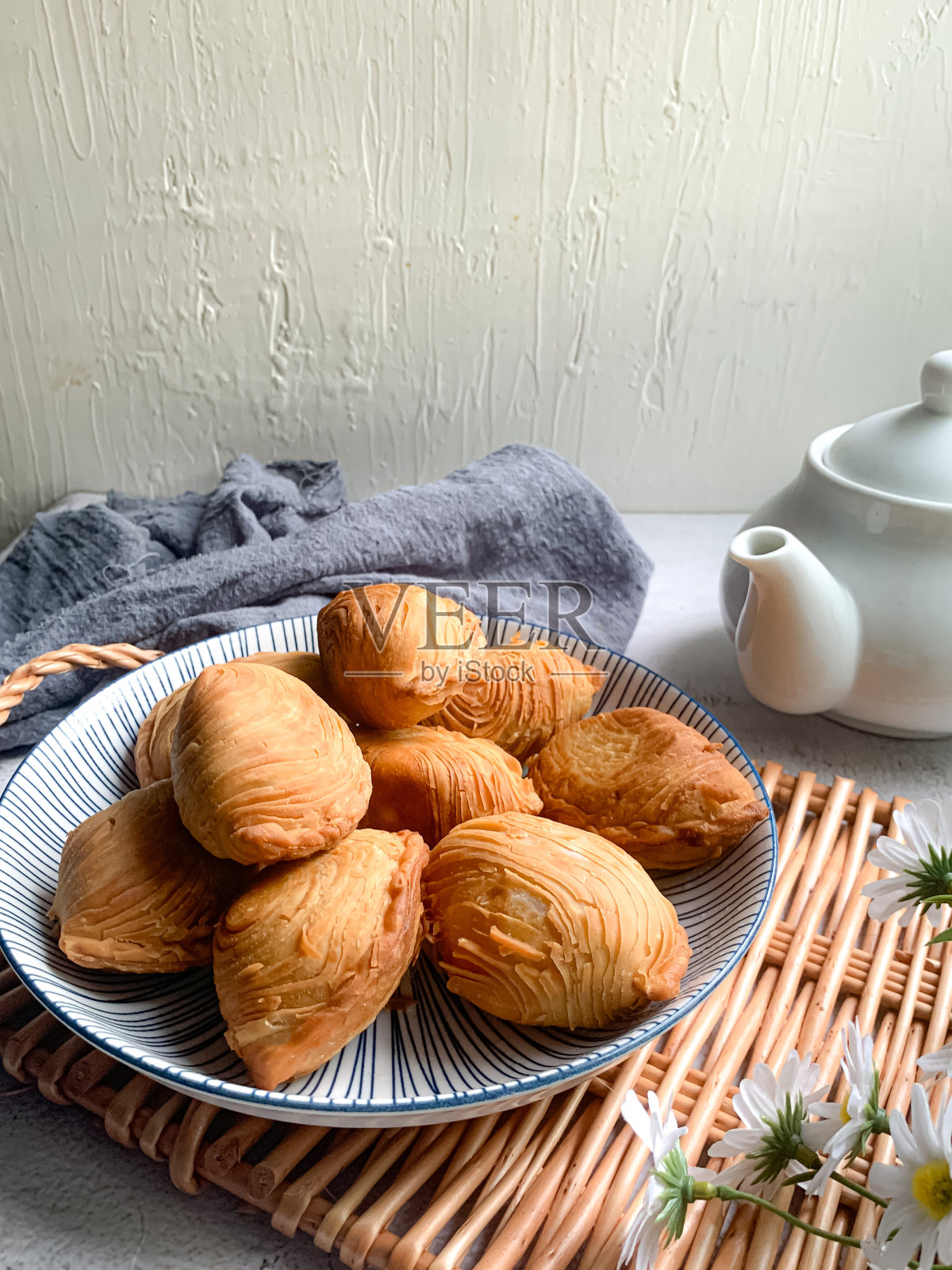 螺旋咖喱泡芙(Karipap Pusing)照片摄影图片