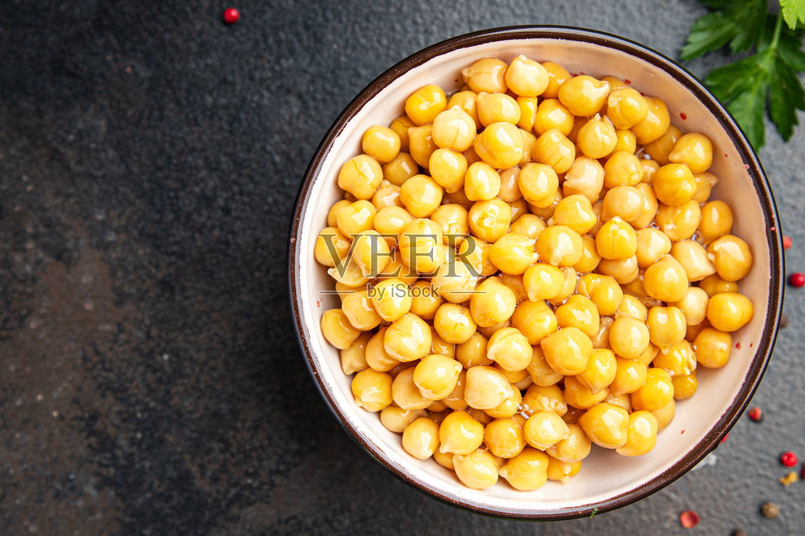 鹰嘴豆土耳其豆煮鹰嘴豆豆荚新鲜的健康餐食品减肥桌上的零食复制空间食品背景生酮或旧石器饮食素食素食或素食食品照片摄影图片