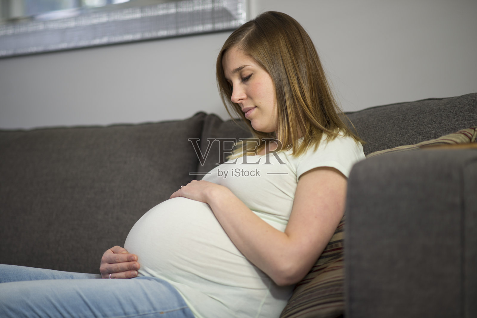 见到他很兴奋照片摄影图片