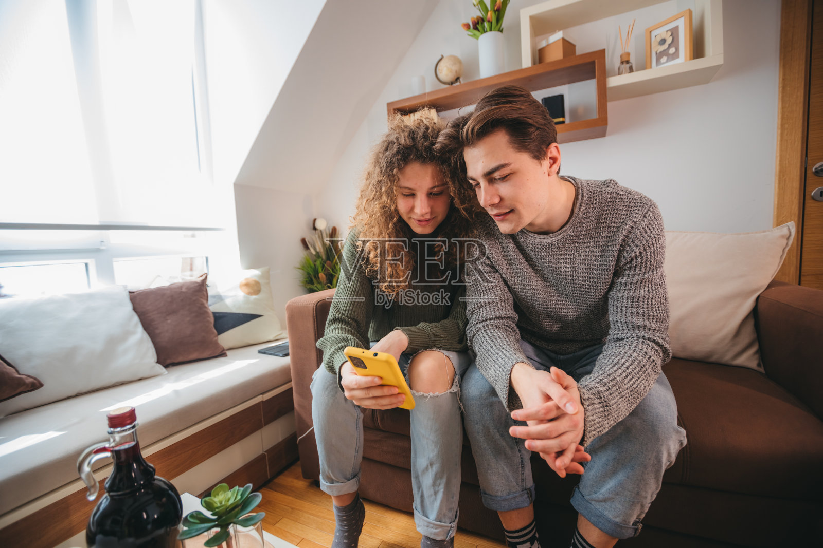 在社交网络上发布照片摄影图片