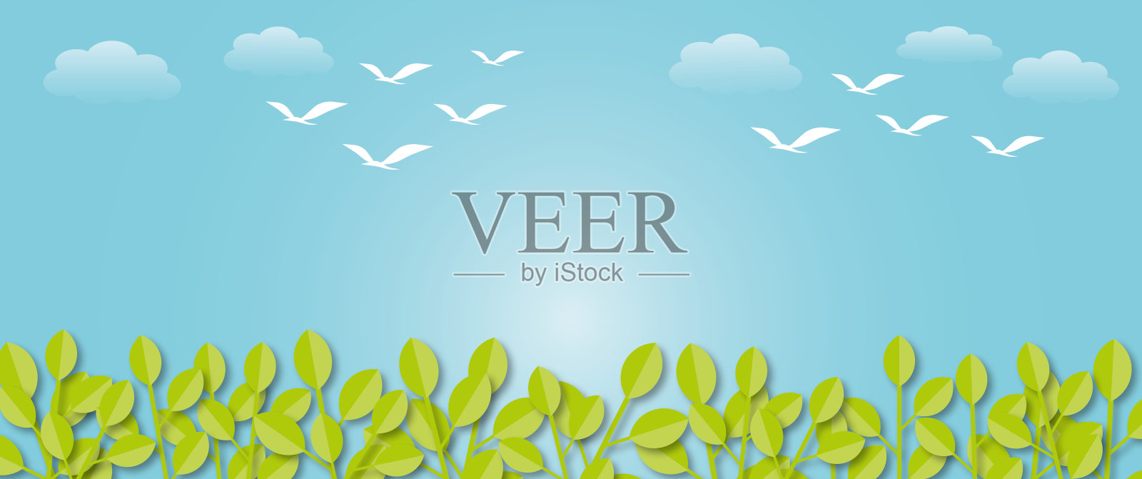 蓝色天空背景与鸟，云和阳光的全景图。为大自然设计模板。插画图片素材