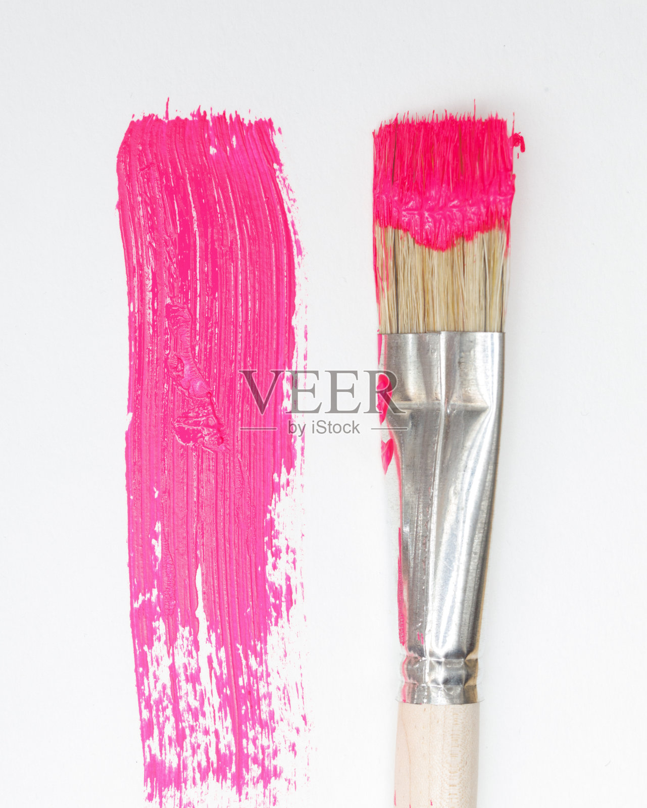 霓虹粉漆笔触近刷孤立在白色背景照片摄影图片