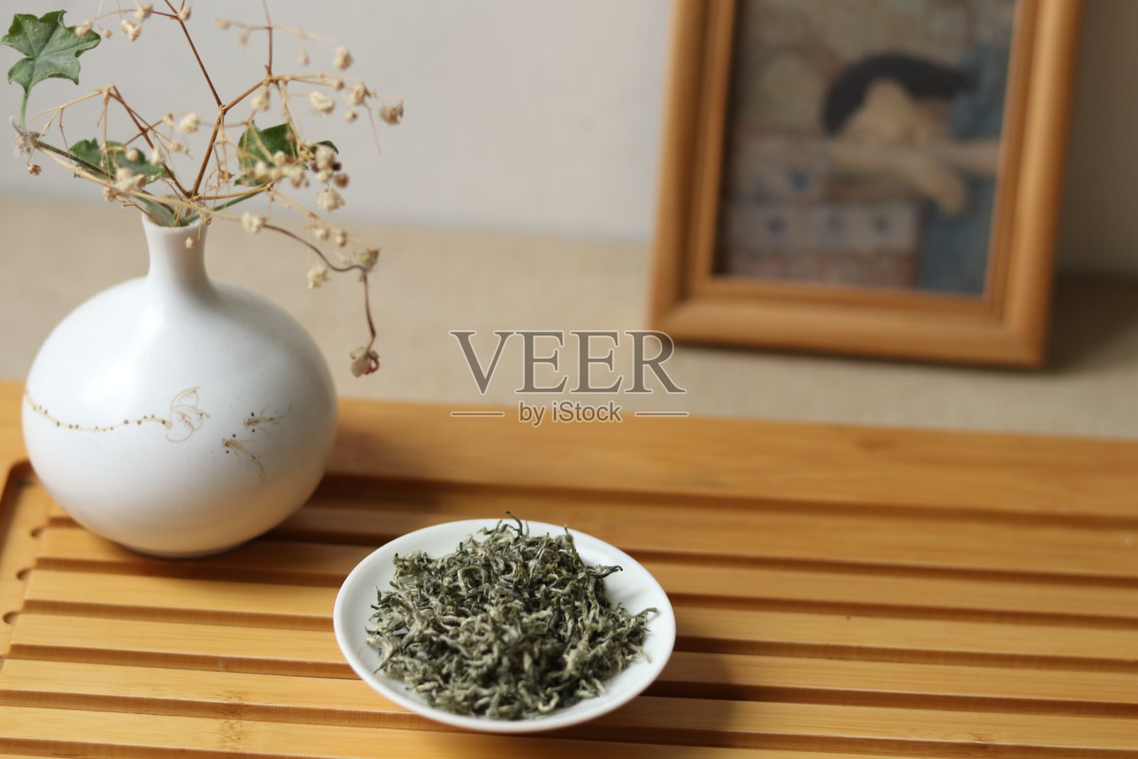 茶，盘子，茶叶，花瓶，花，画的海洋。照片摄影图片