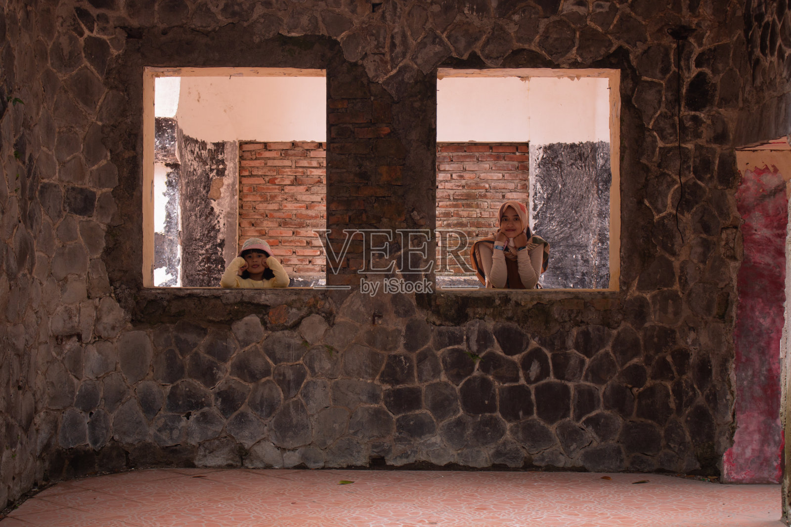 母子相框照片摄影图片