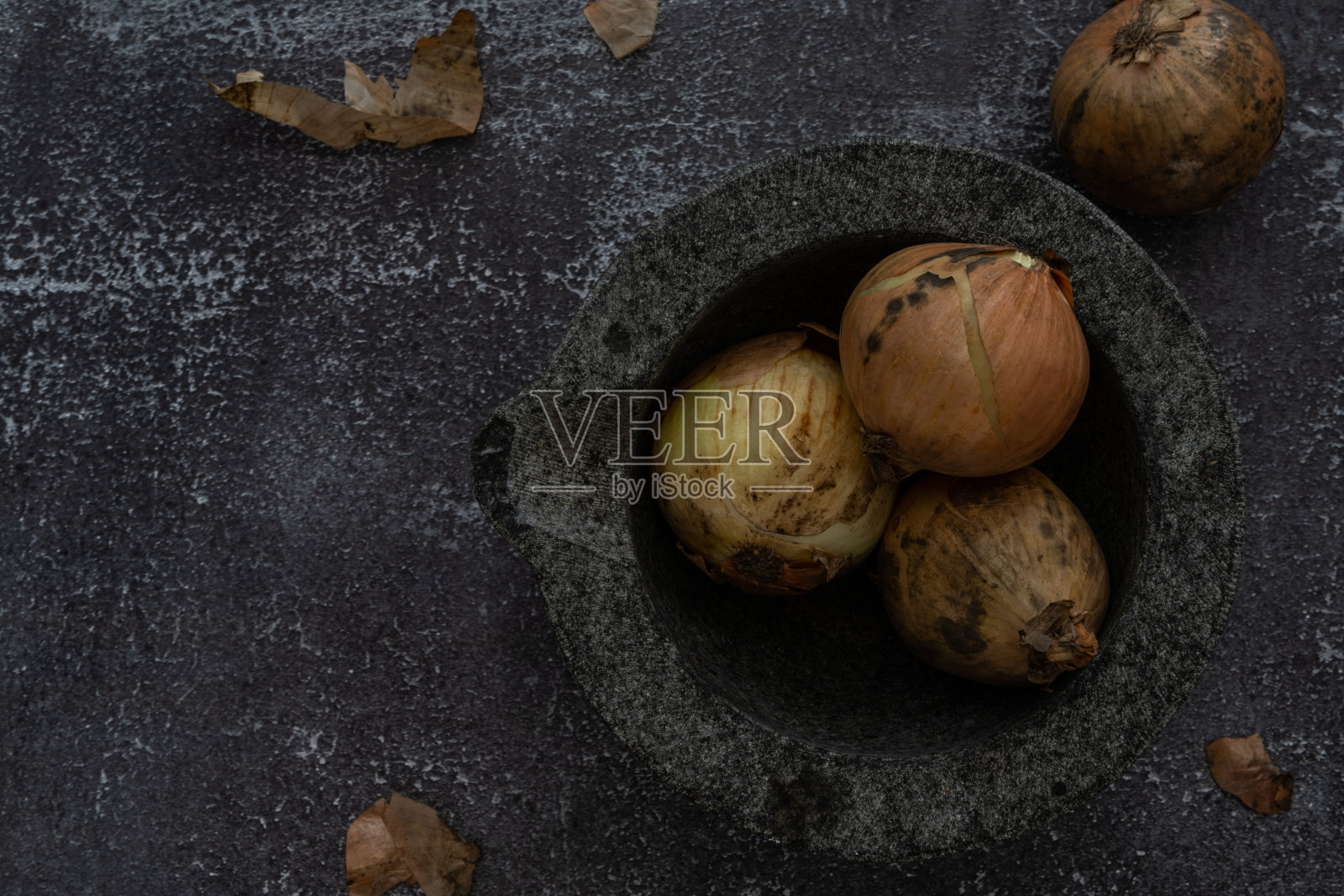 臼里的洋葱是静物照片摄影图片