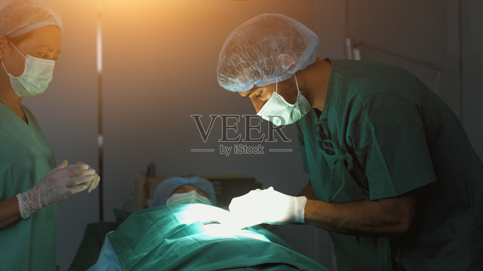 手术室心脏手术模拟照片摄影图片