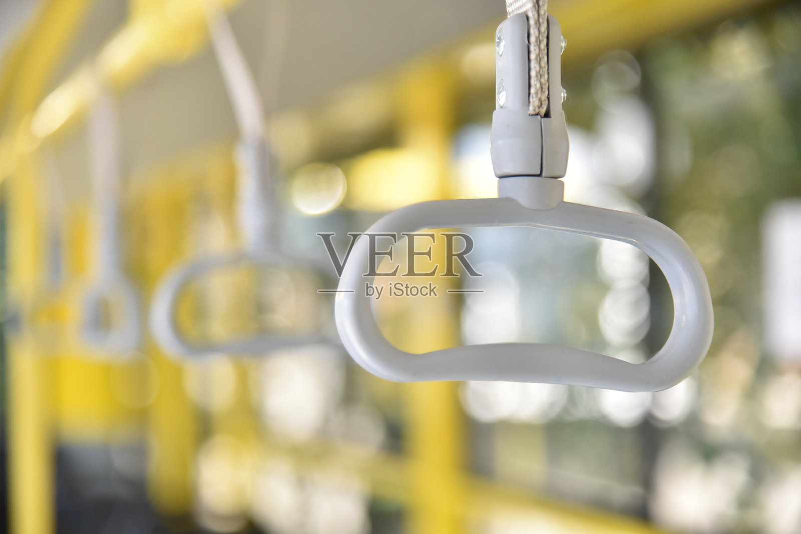 无轨电车内为乘客预留的车厢照片摄影图片