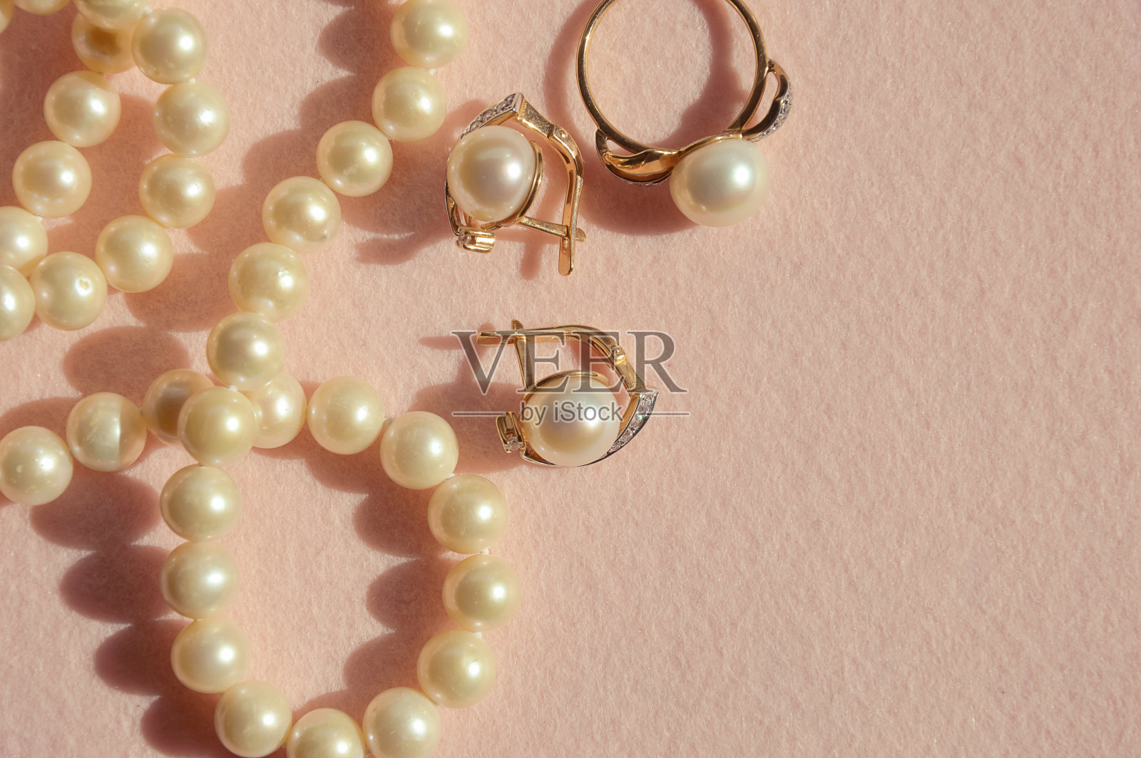 珍珠，珠子首饰，婚礼项链照片摄影图片
