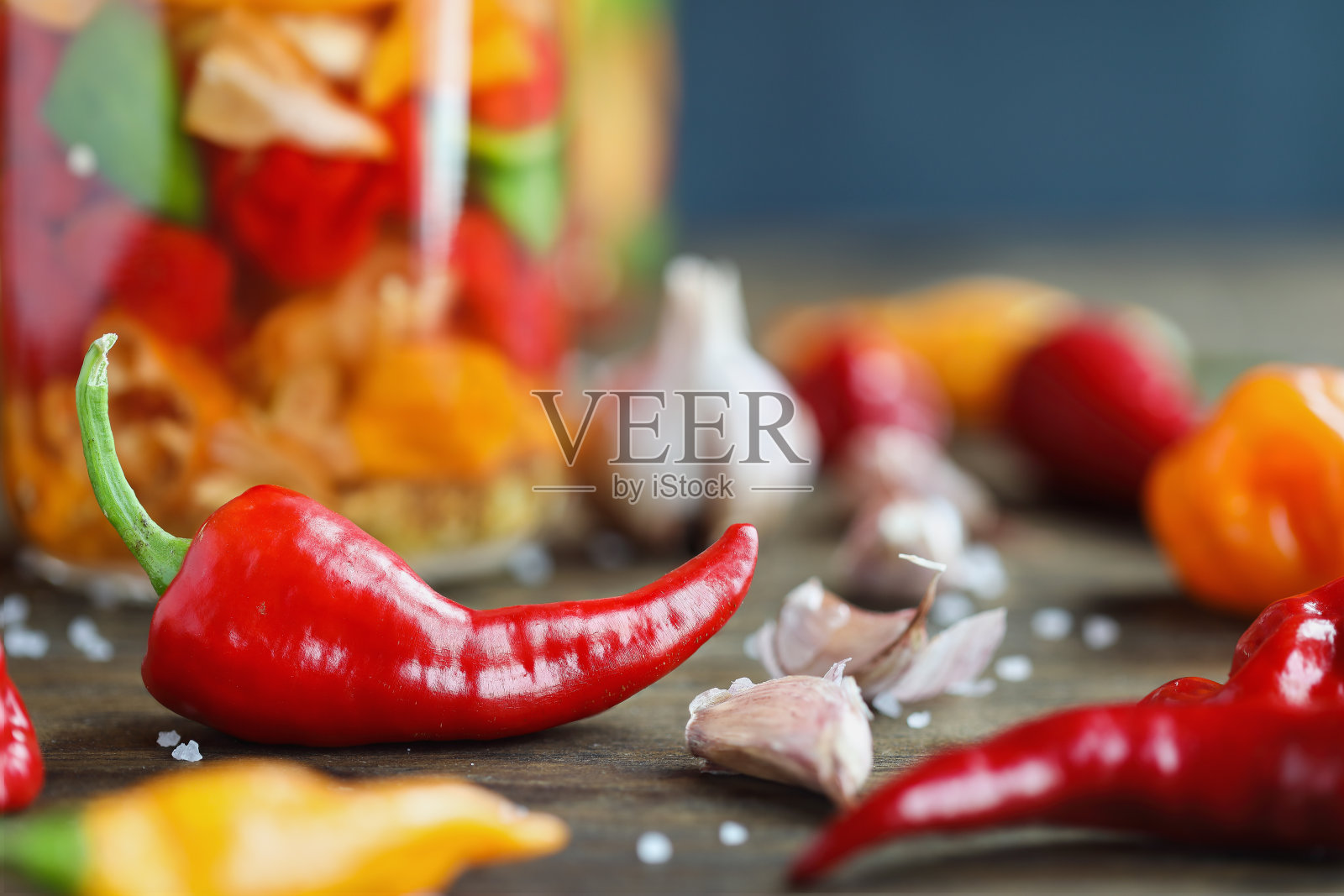 赛克隆辣椒与其他辣椒一起发酵制成辣酱照片摄影图片