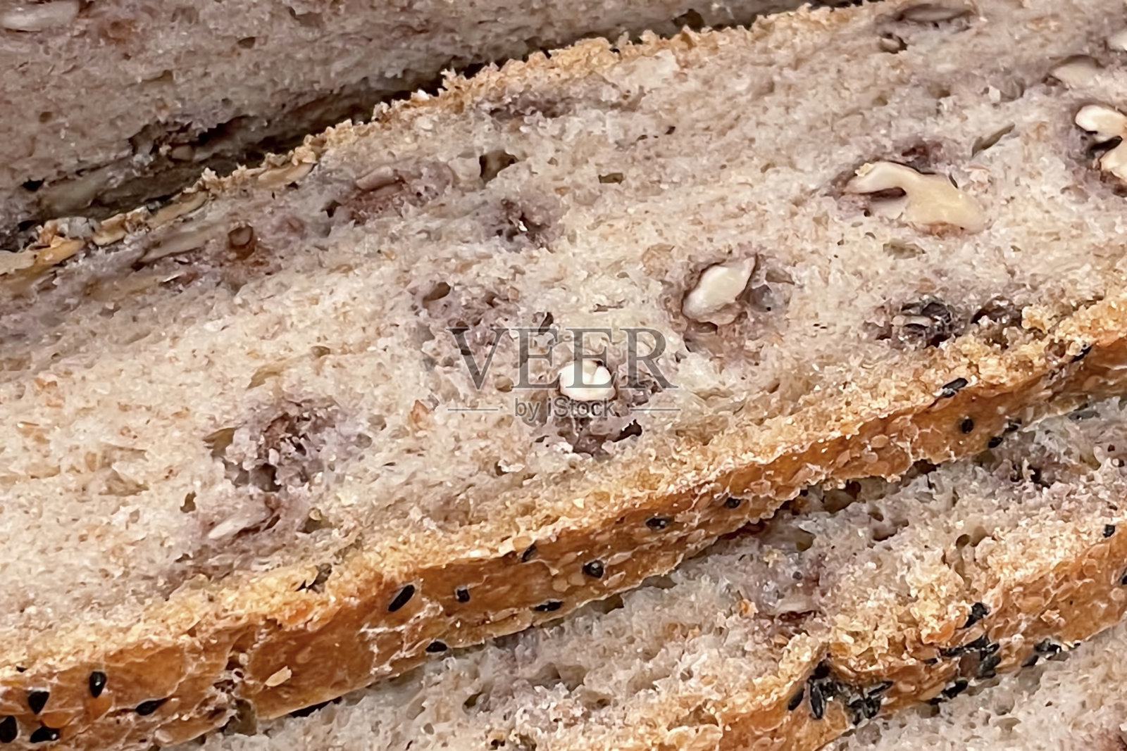 接近准备吃切片核桃面包照片摄影图片