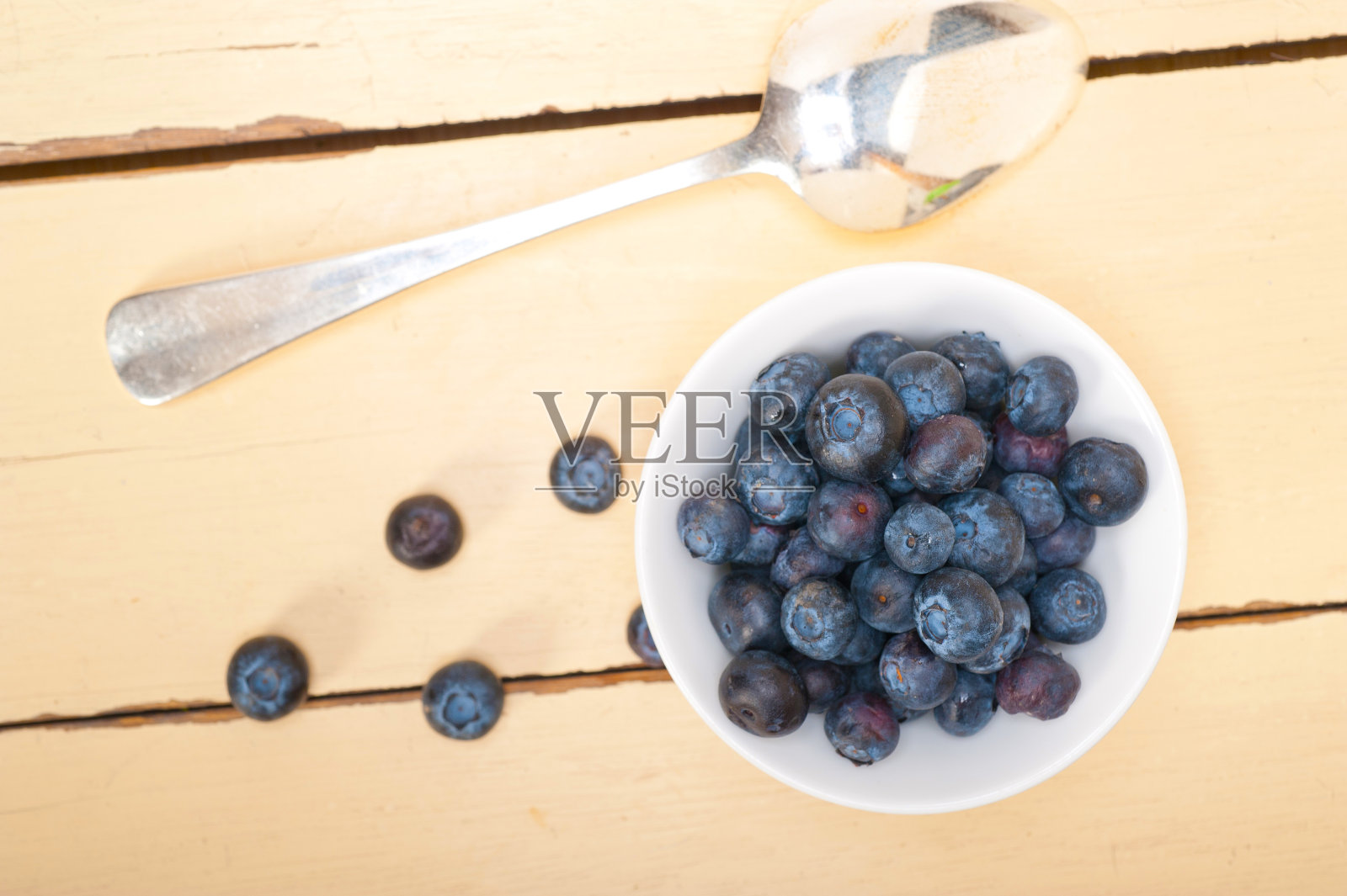 新鲜蓝莓碗照片摄影图片