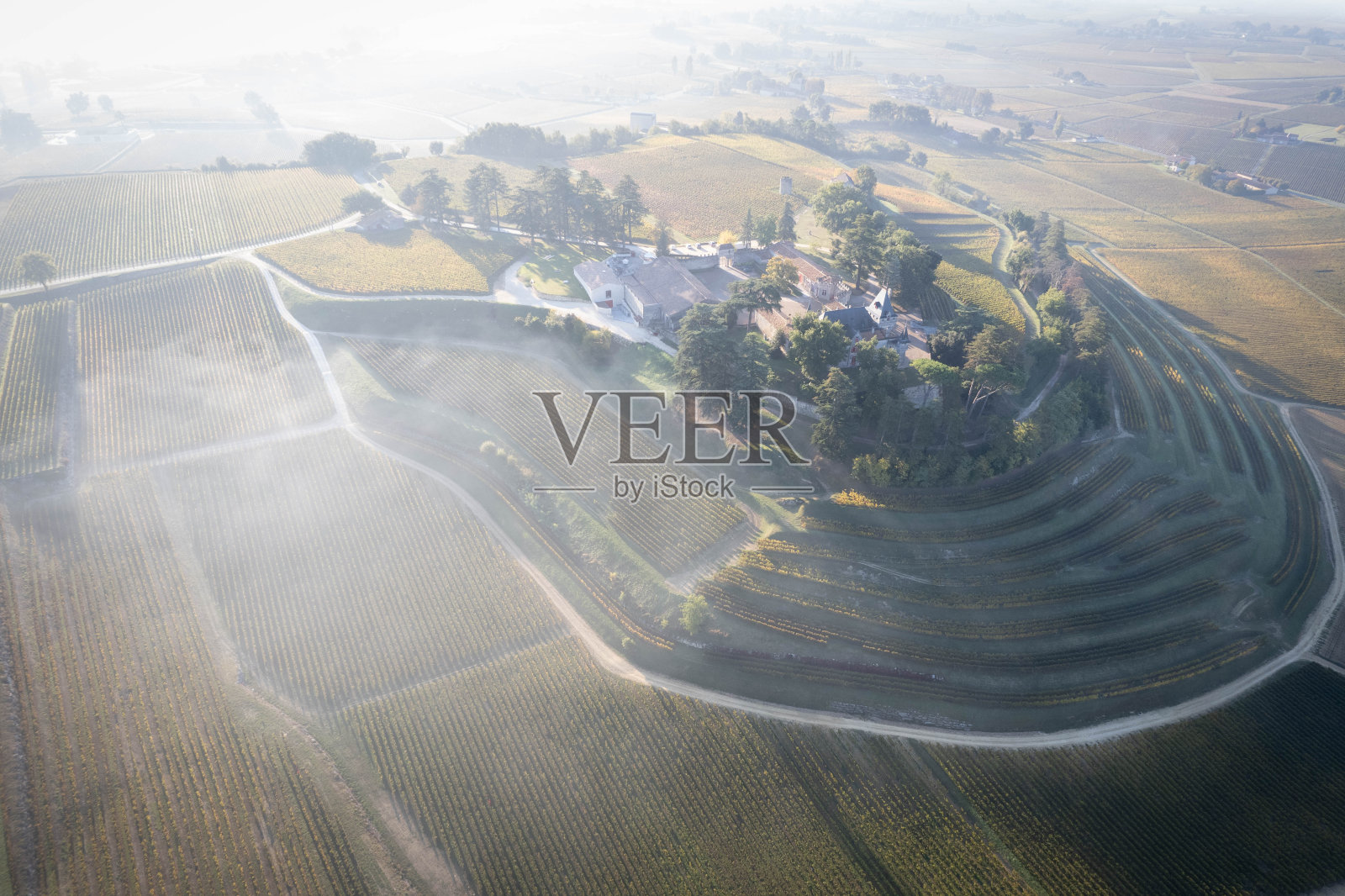 日出时的圣爱美浓城堡照片摄影图片