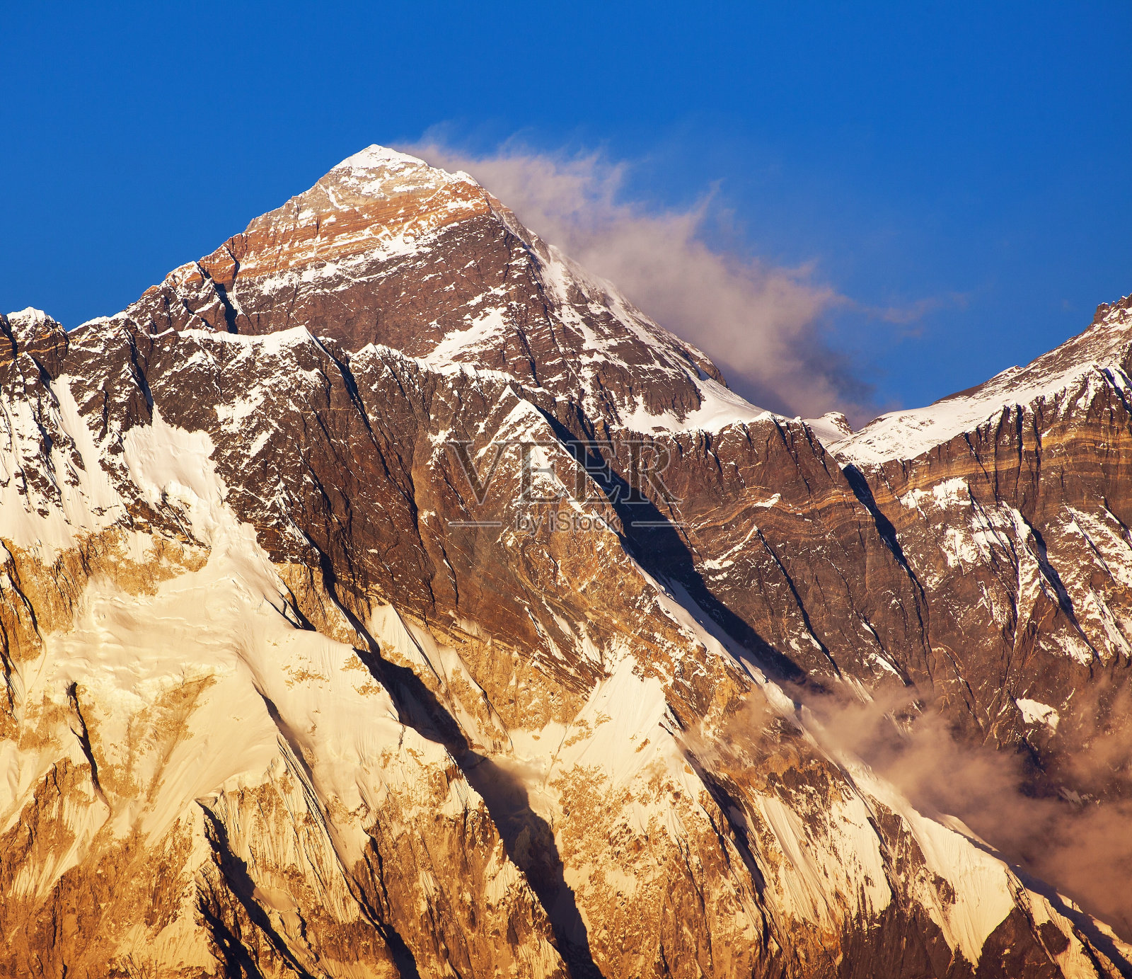珠穆朗玛峰傍晚日落红彩观照片摄影图片