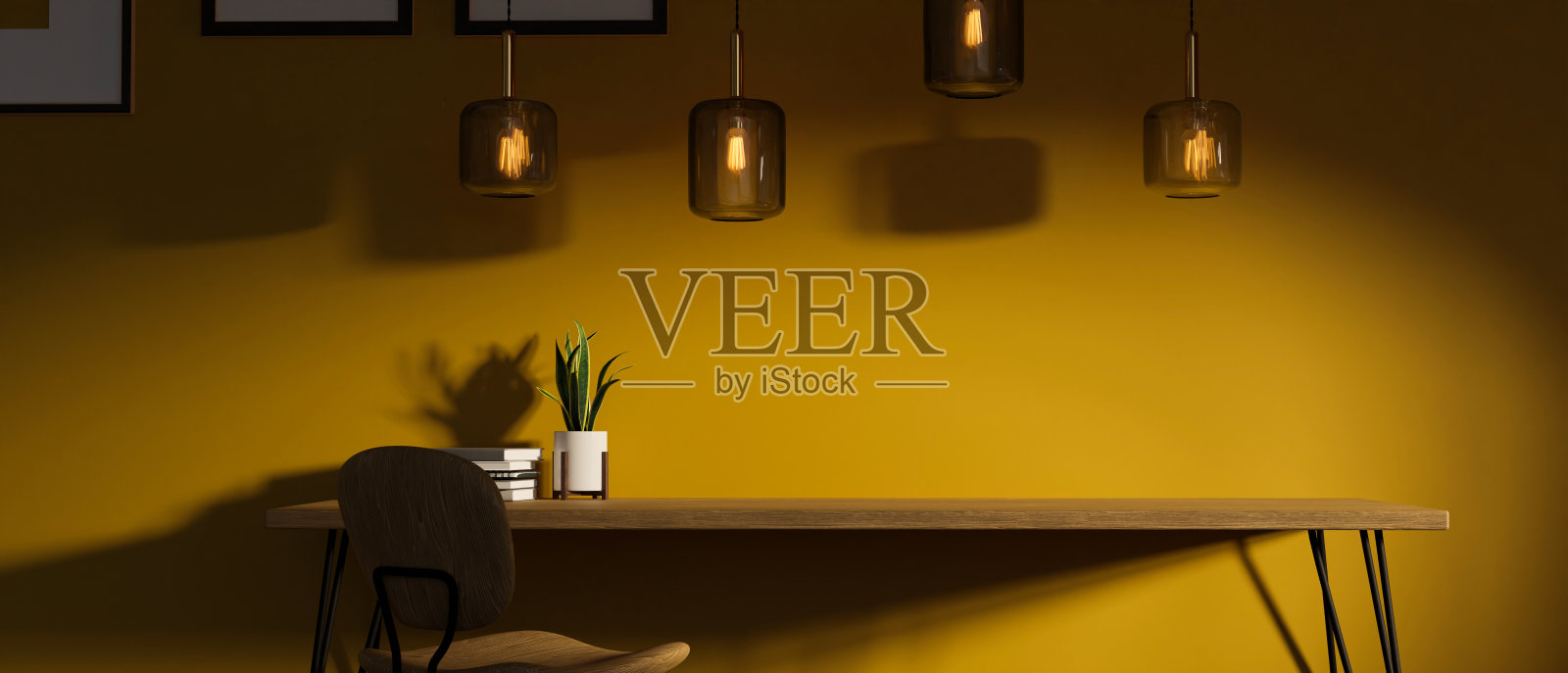 工作空间与复制空间木制桌面装饰时尚的黄色墙壁照片摄影图片