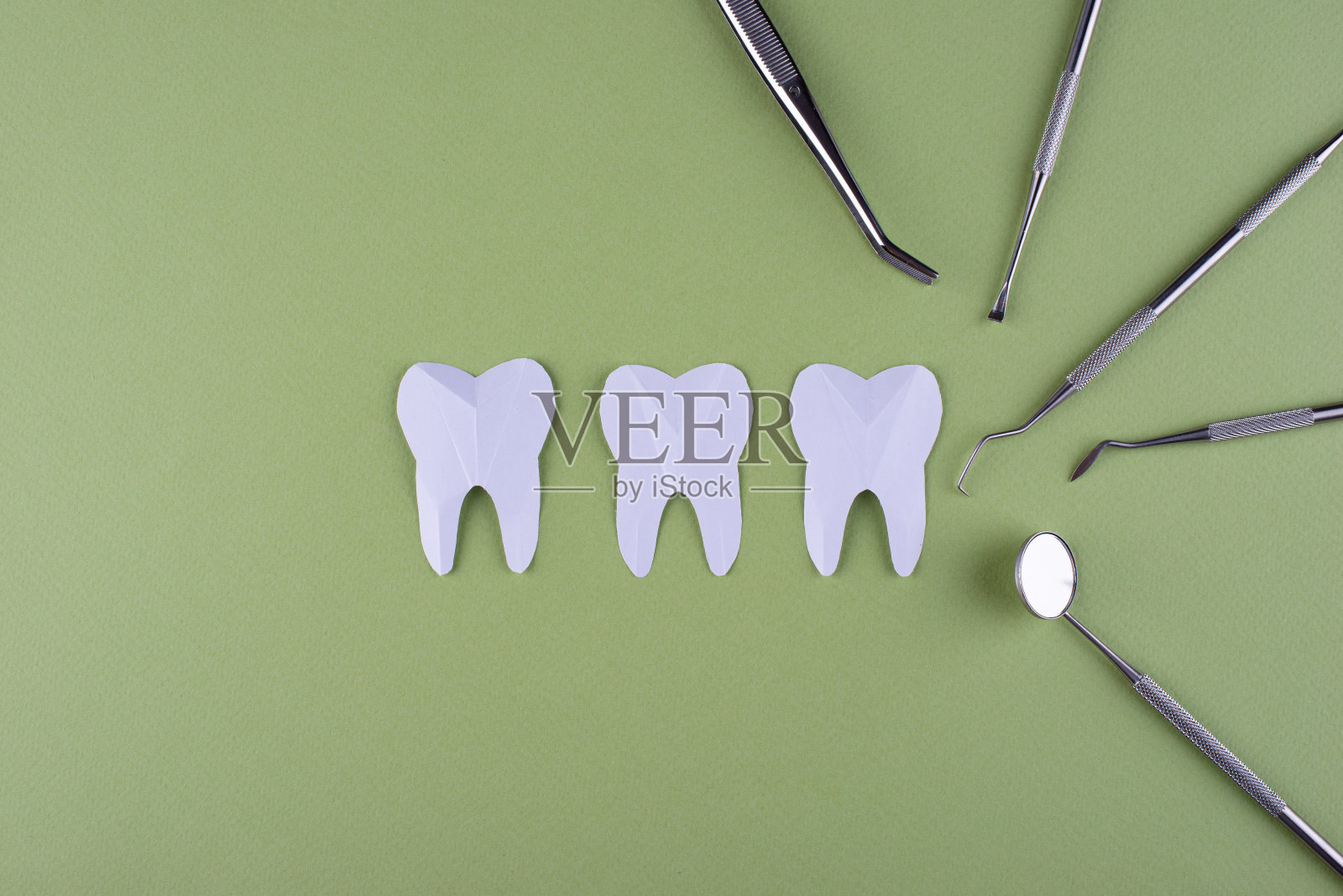 世界牙医日概念与口腔医学工具照片摄影图片