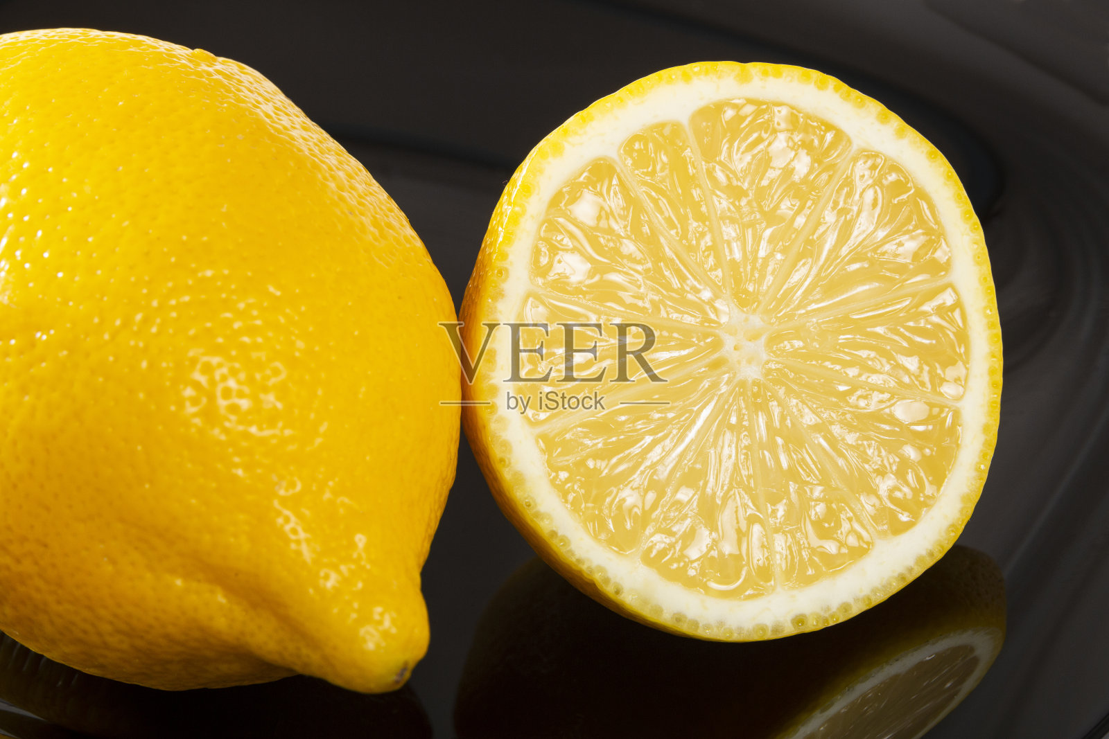 成熟和新鲜的水果，黄色柠檬-柑橘梅耶里照片摄影图片