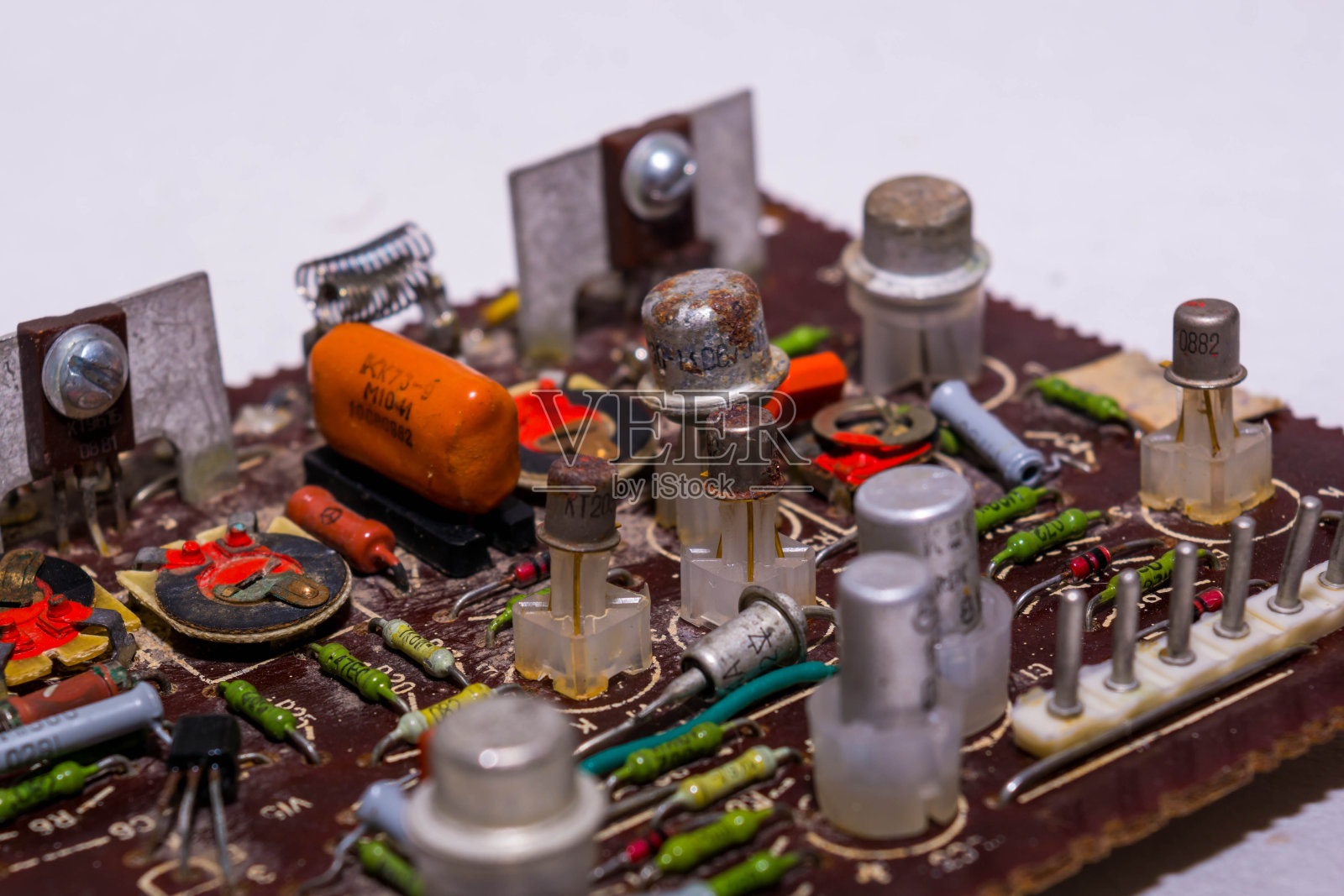 台旧收音机零件