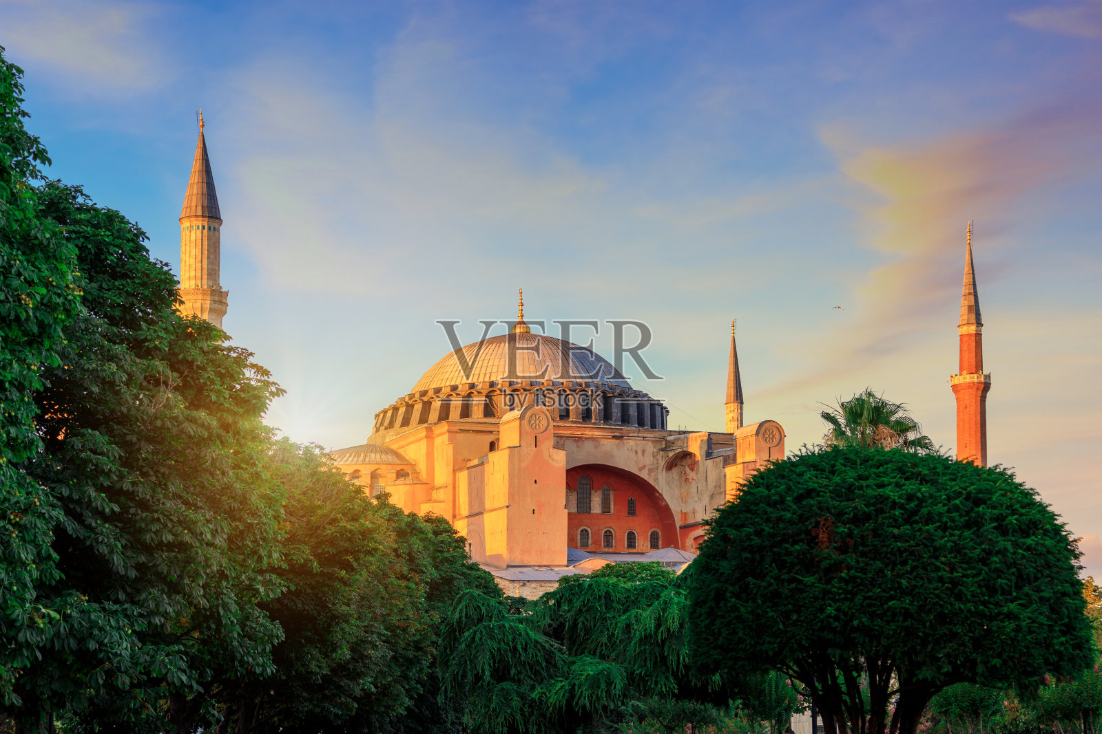 土耳其伊斯坦布尔著名的圣索菲亚清真寺照片摄影图片