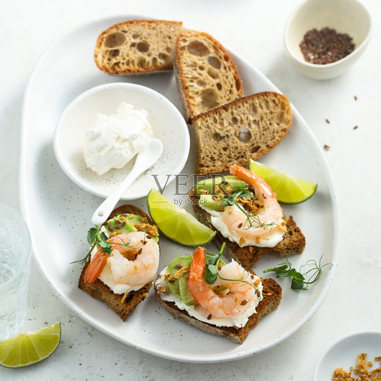 烤虾吐司照片摄影图片