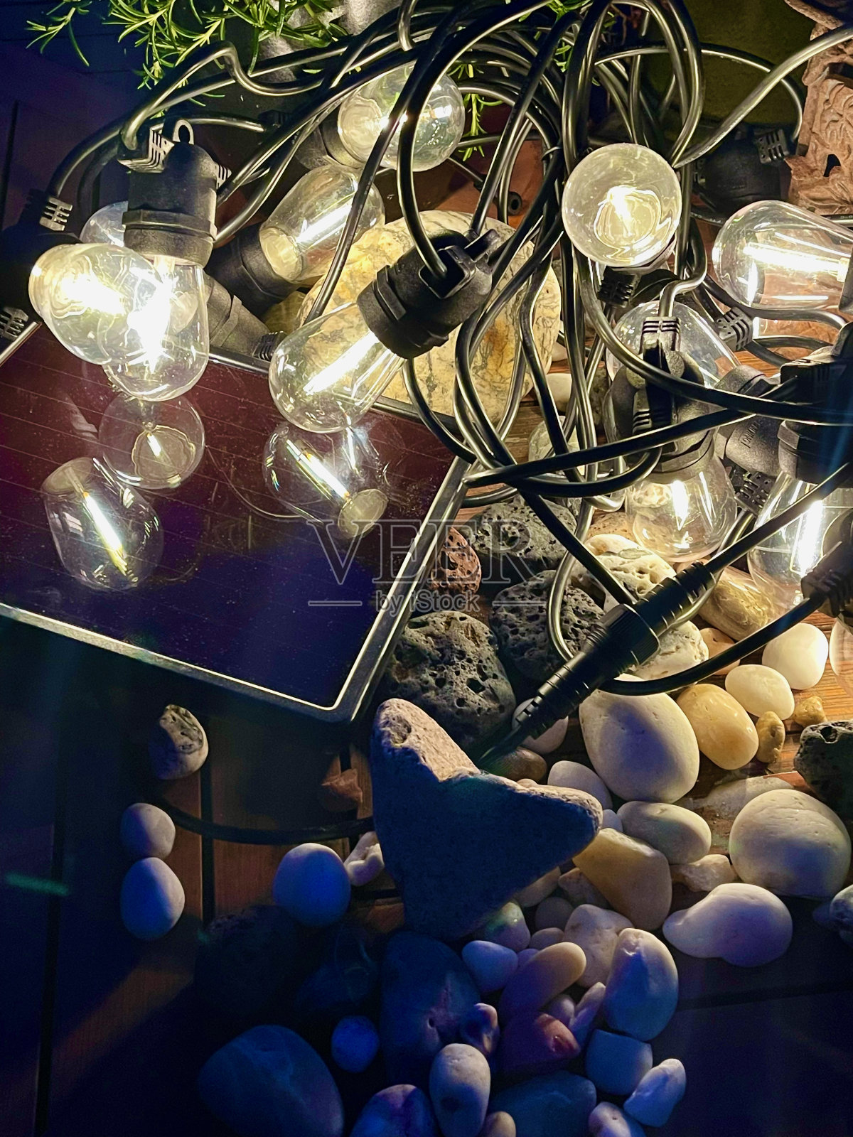 太阳能庭院灯照片摄影图片