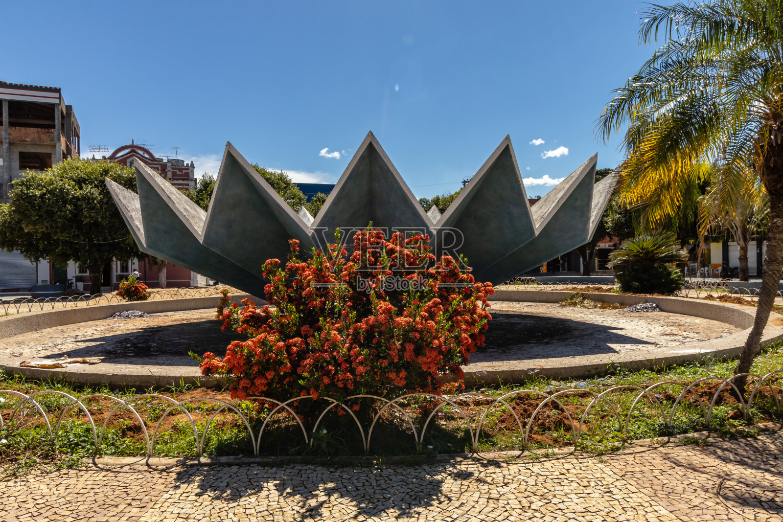 在Januária的城市广场照片摄影图片