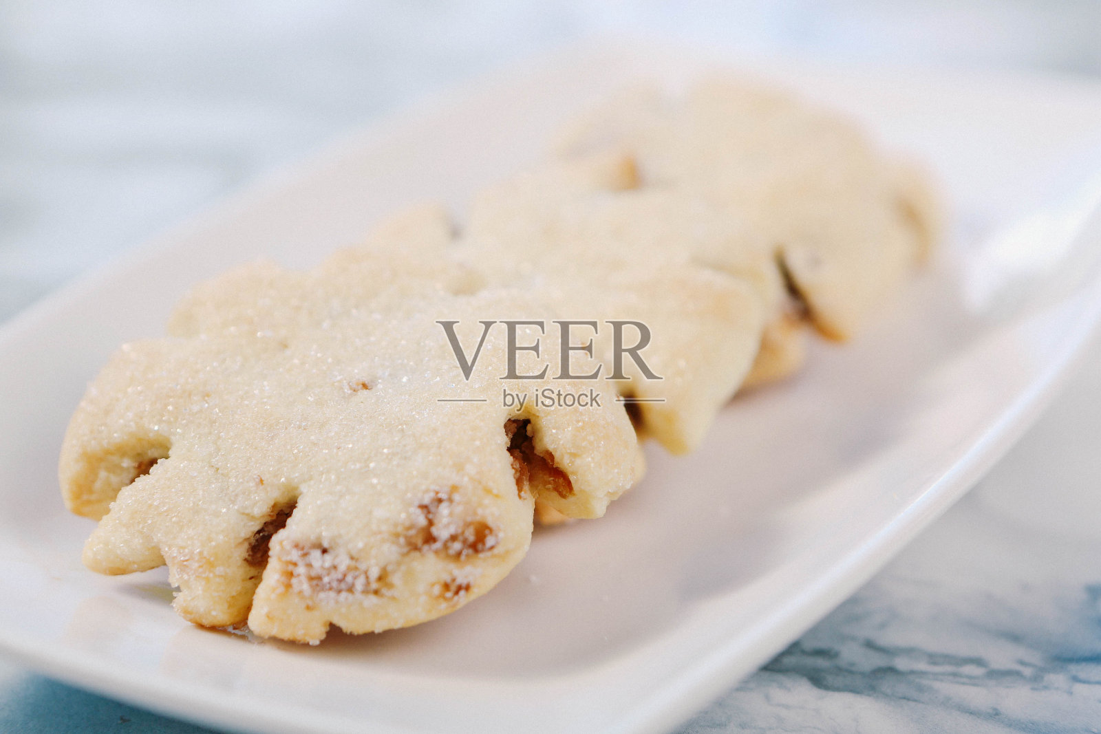 各式各样的茶点和巧克力曲奇照片摄影图片