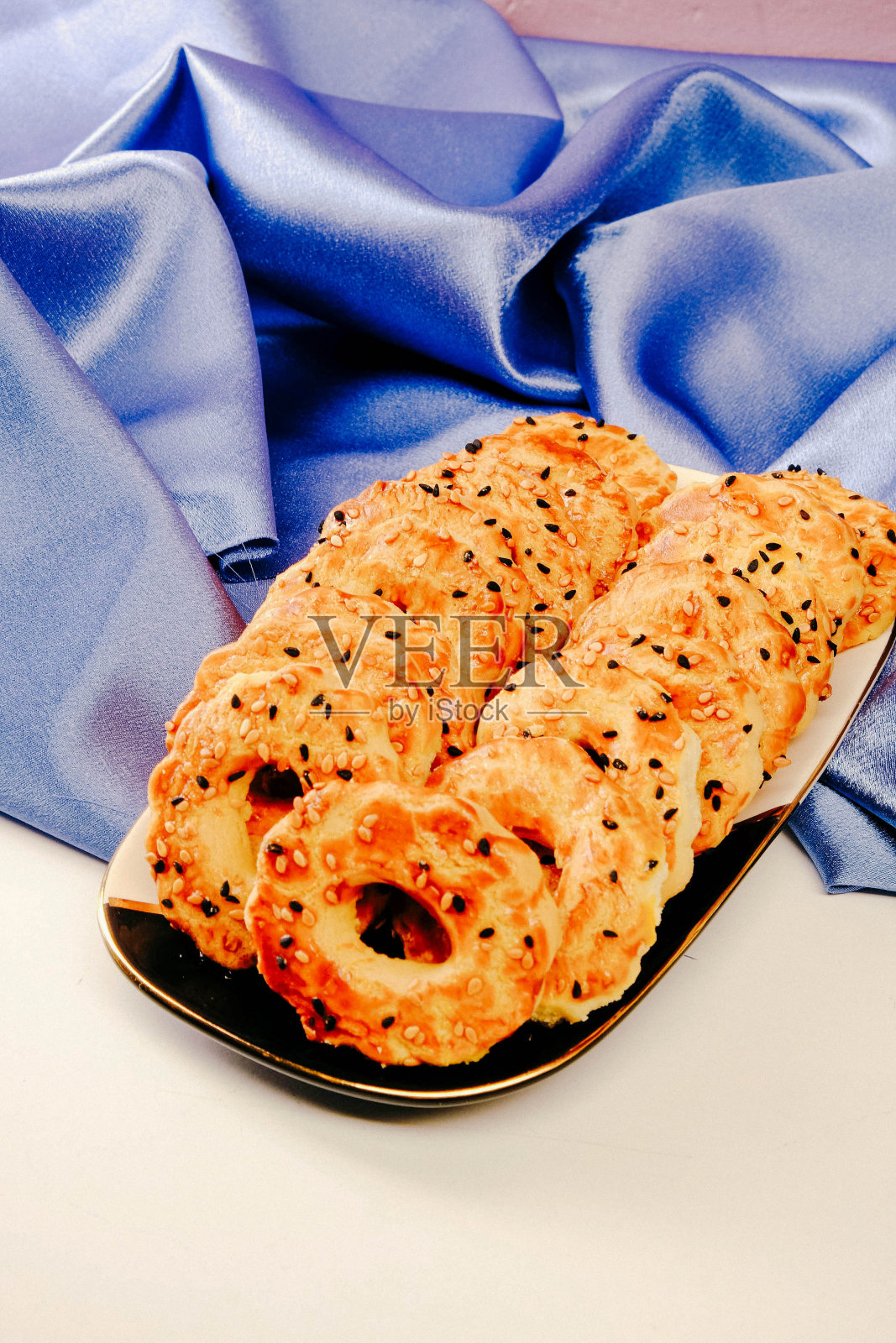 各式各样的茶点和巧克力曲奇照片摄影图片