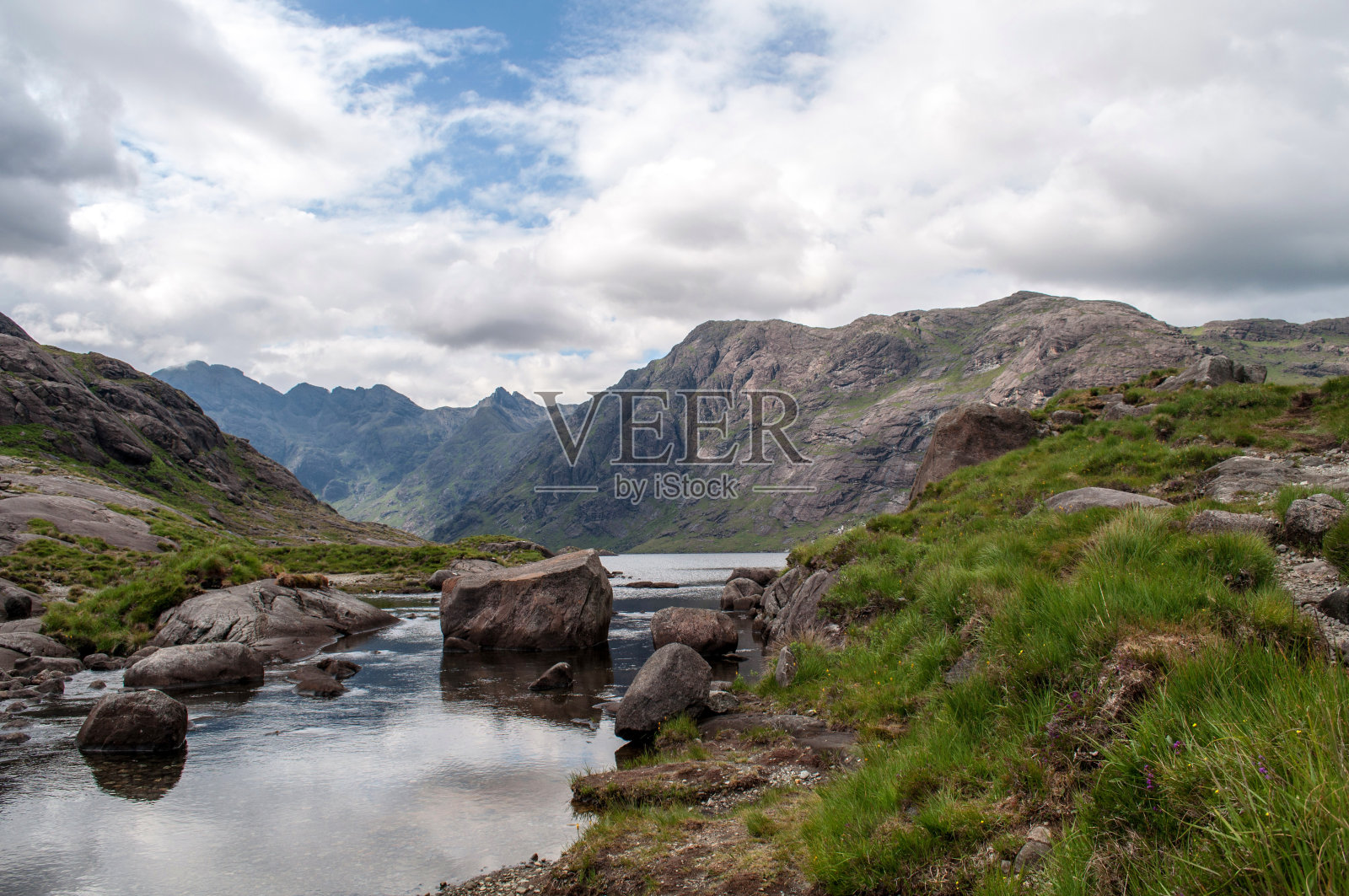 位于苏格兰斯凯岛上的奎林山脉照片摄影图片